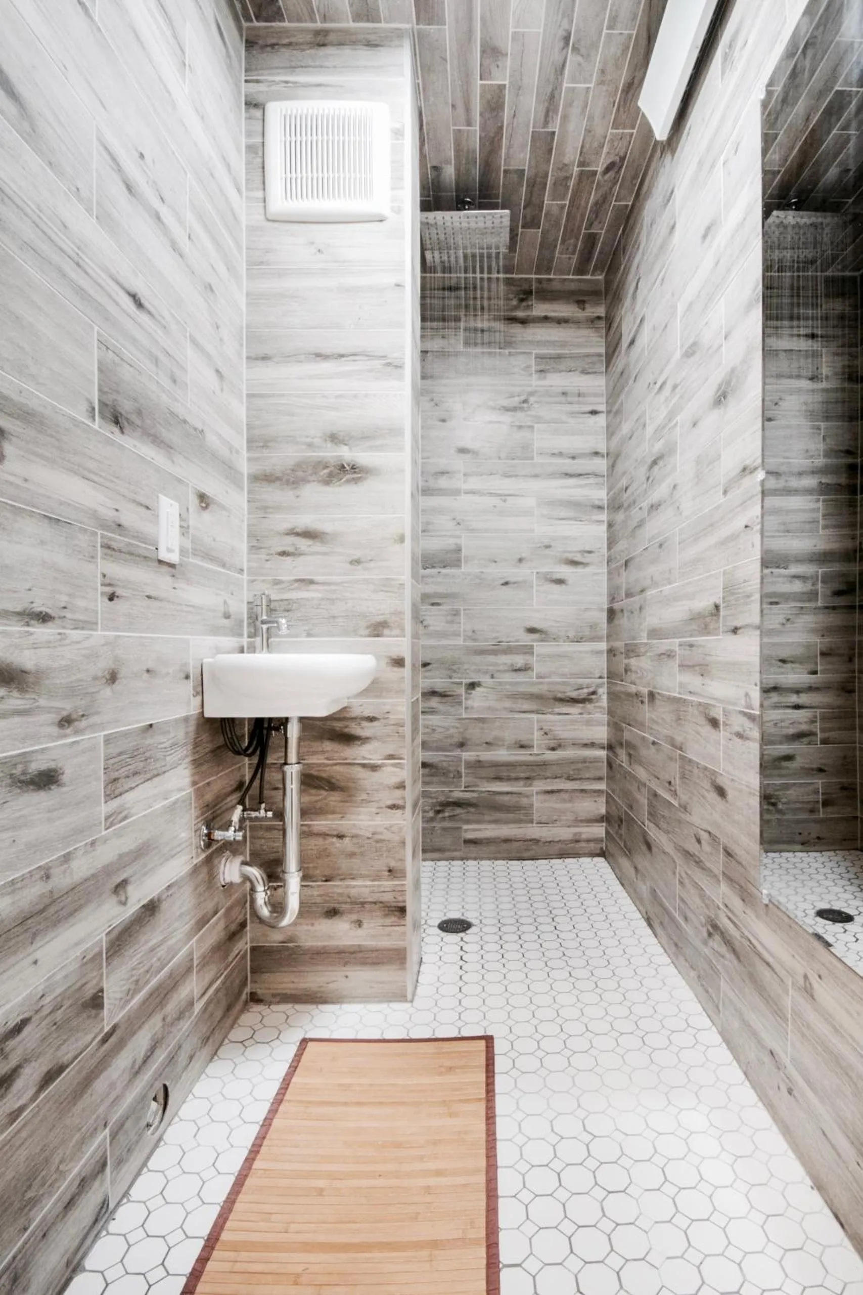 Shower in Ember Hostel