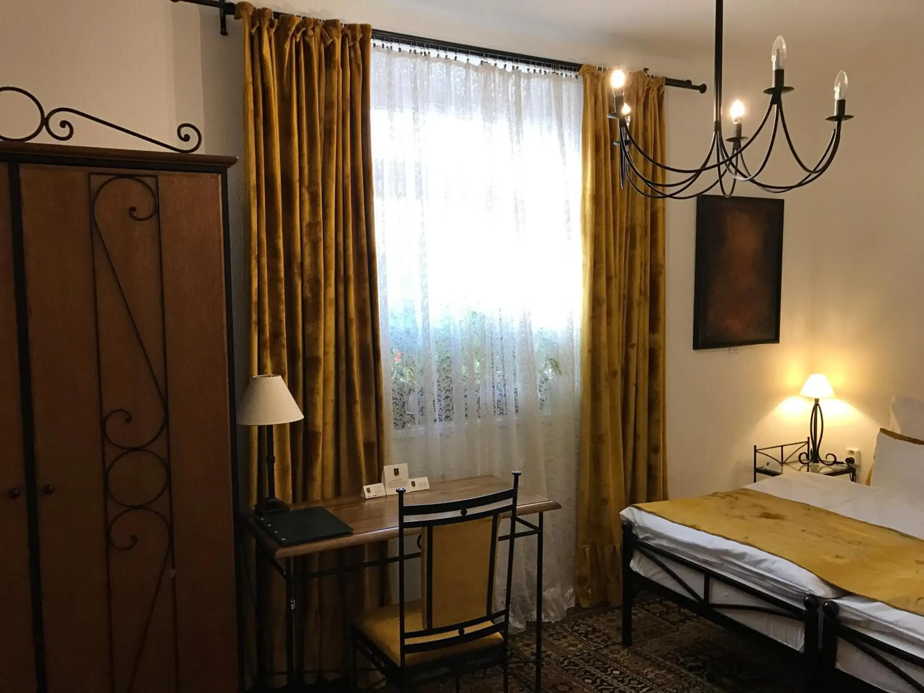 Deluxe Double or Twin Room with Garden View - single occupancy in Antik Hotel Sofia Deluxe Double or Twin Room with Garden View - single occupancy in Antik Hotel Sofia