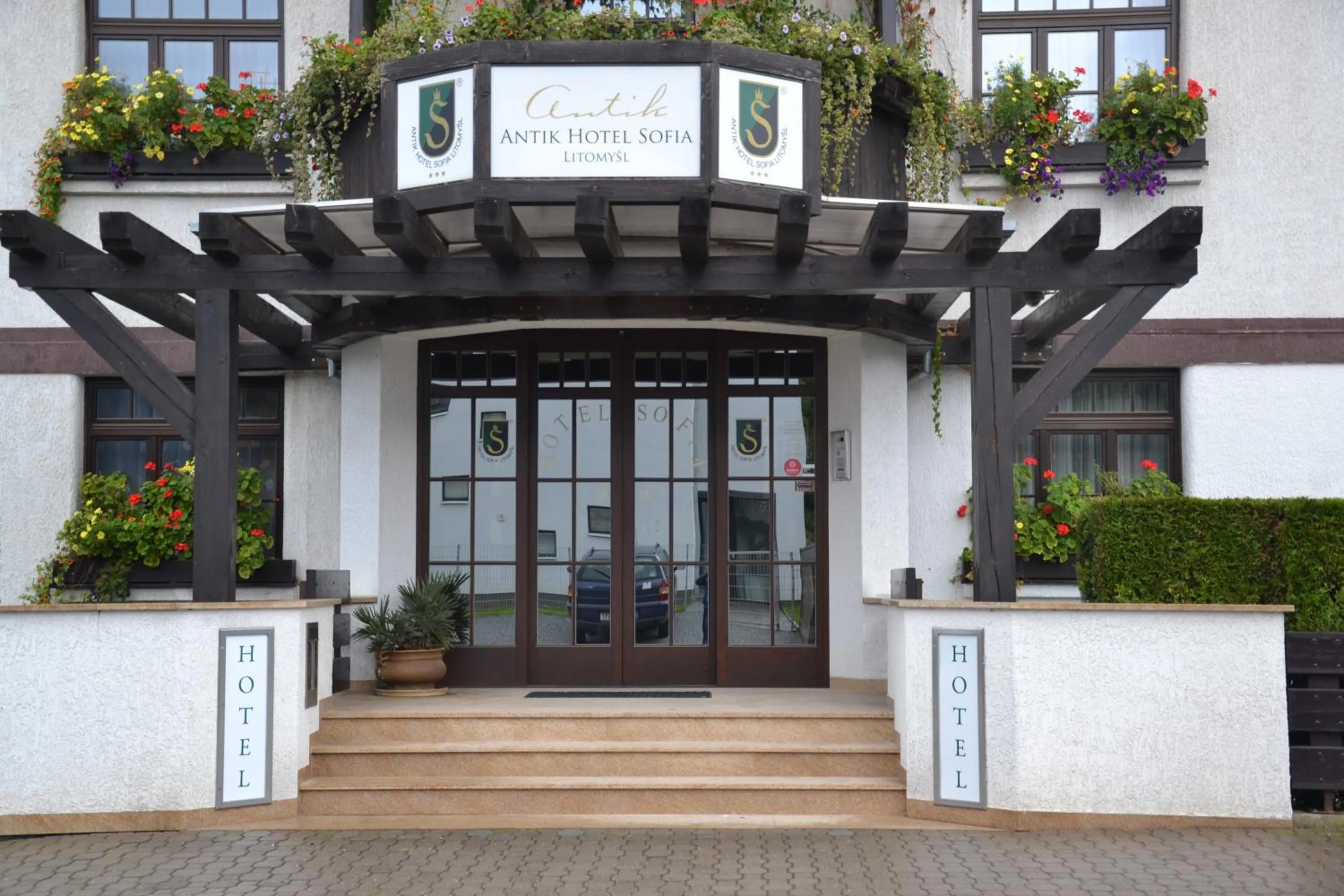 Facade/entrance in Antik Hotel Sofia