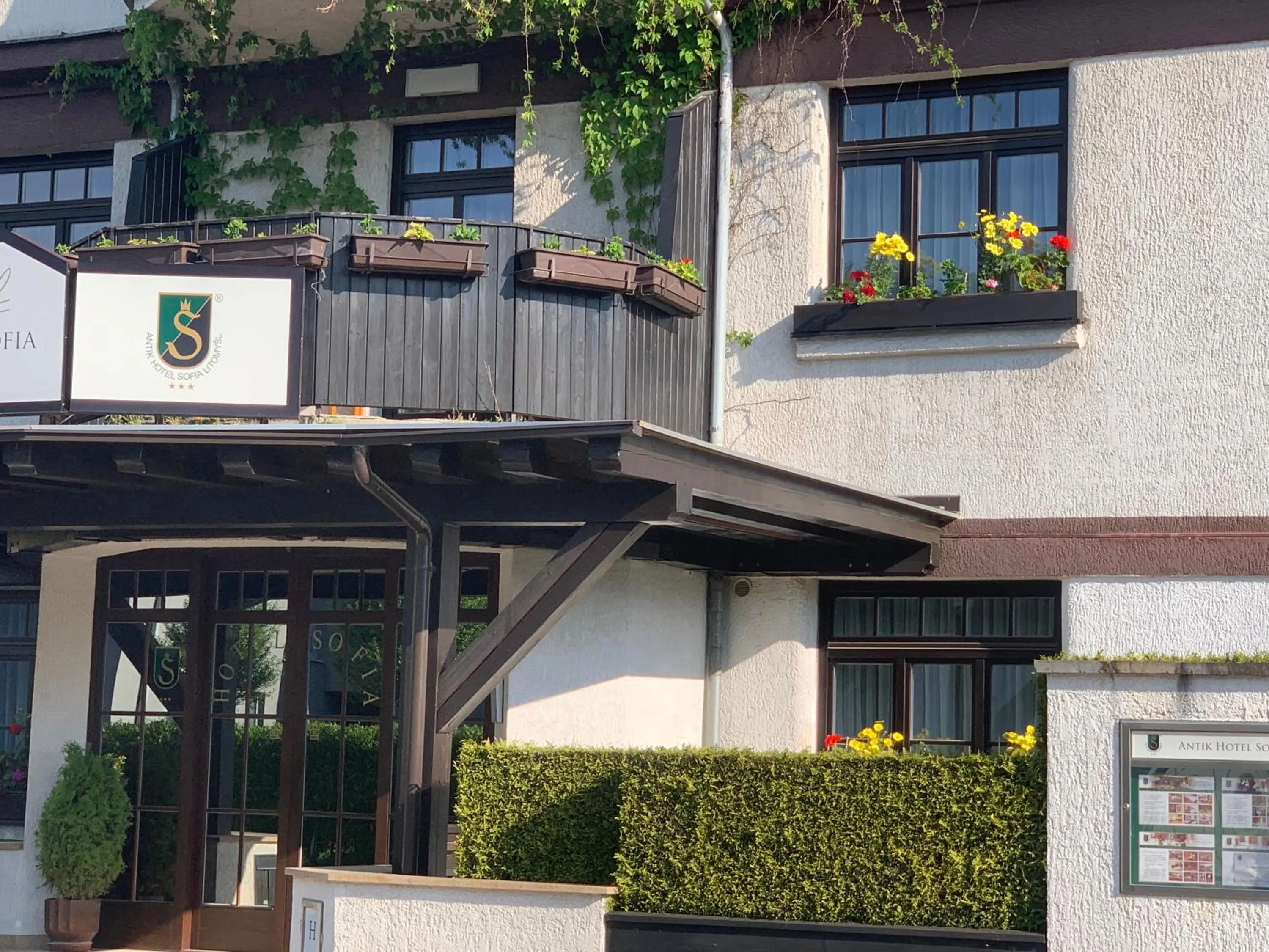 Facade/entrance in Antik Hotel Sofia
