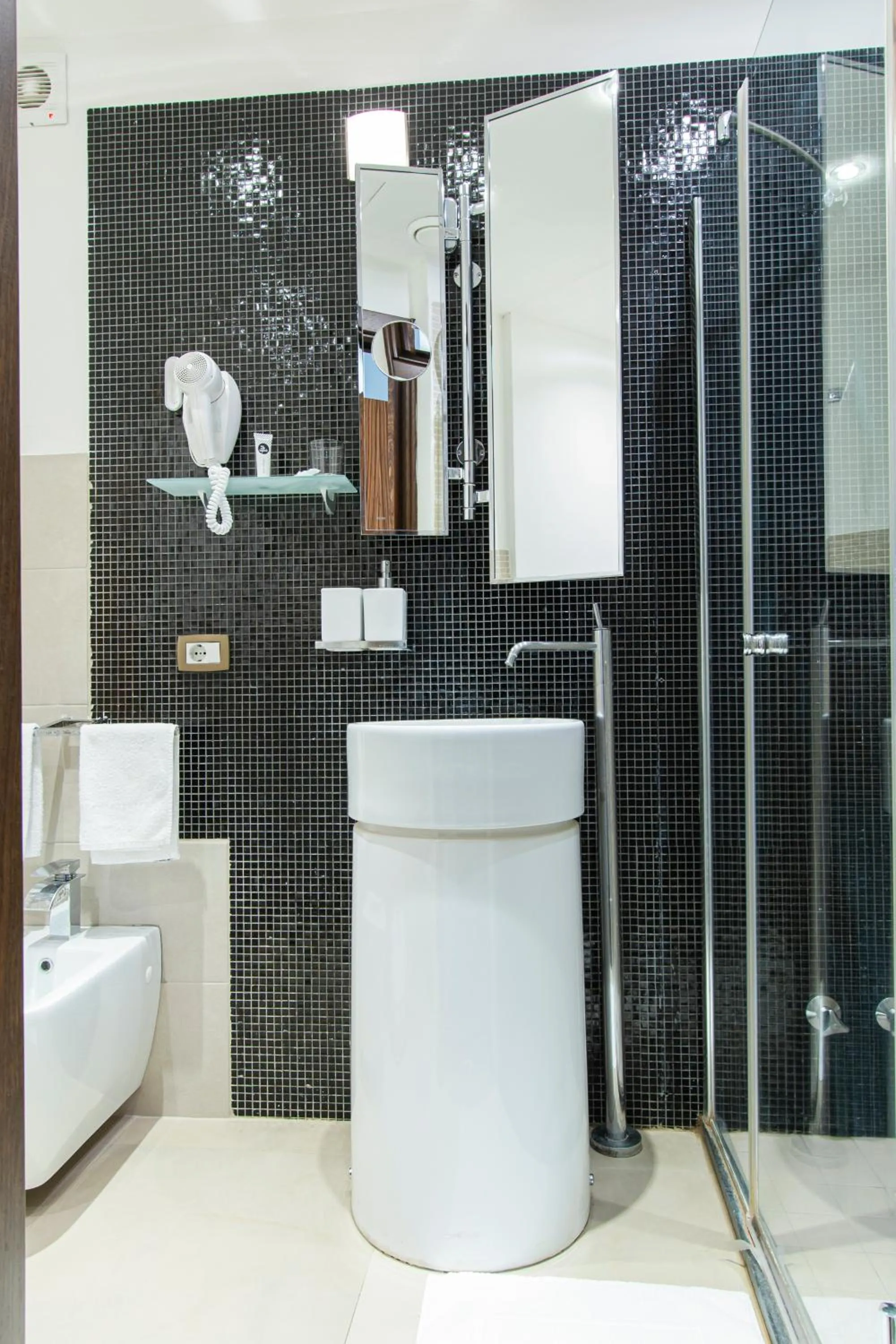 Shower in Marina 10 Design Hotel & SPA