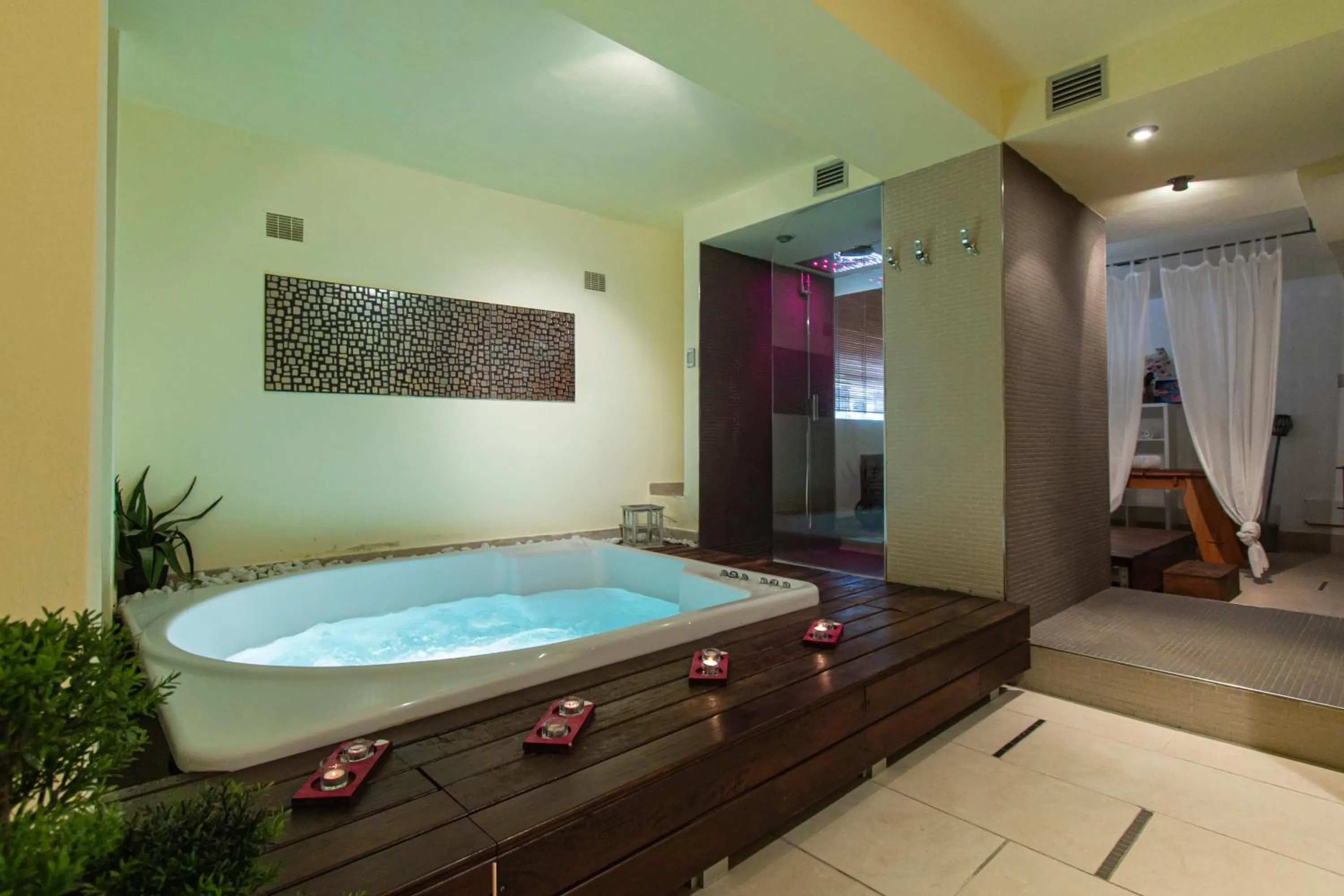 Spa and wellness centre/facilities in Marina 10 Design Hotel & SPA