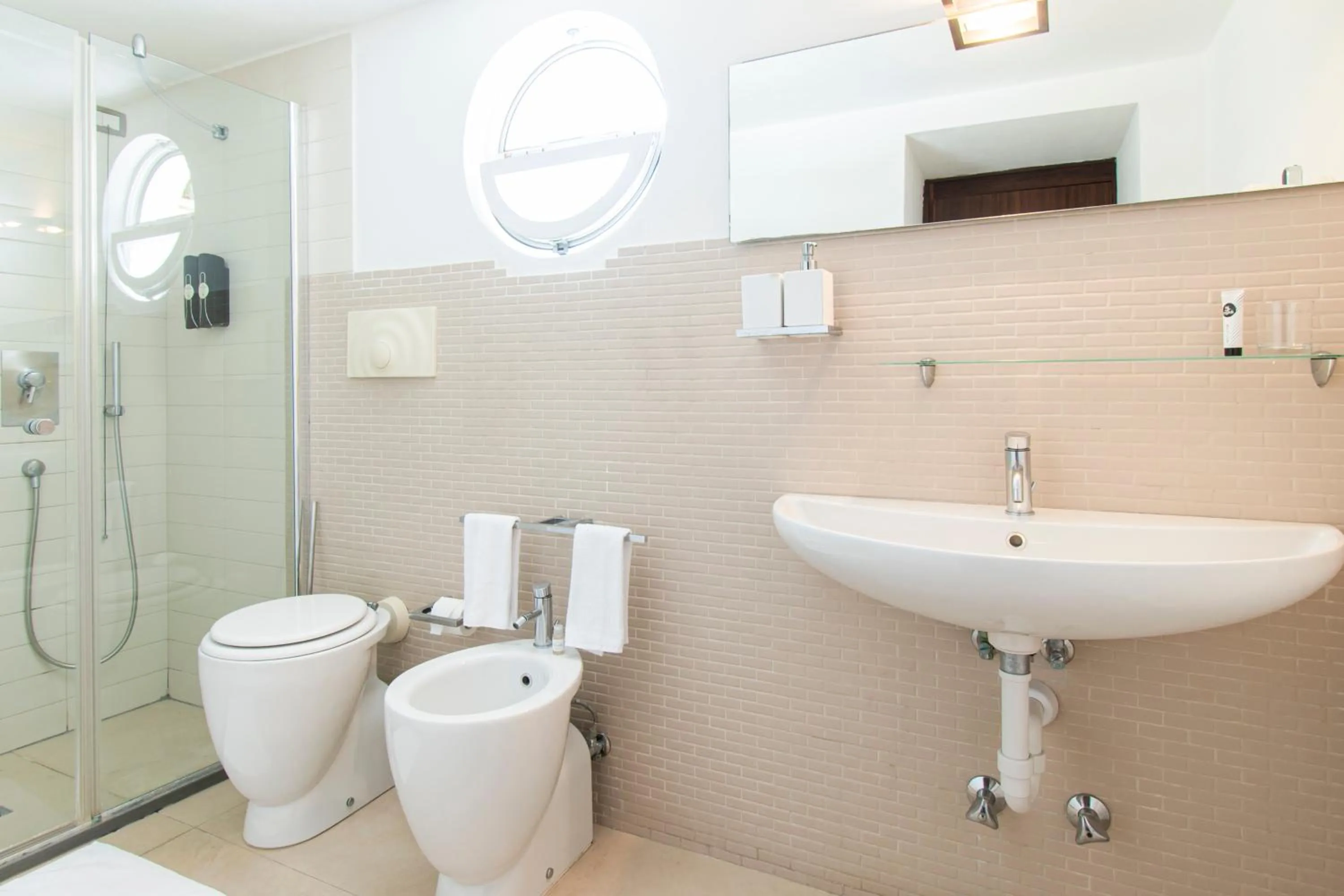 Shower in Marina 10 Design Hotel & SPA