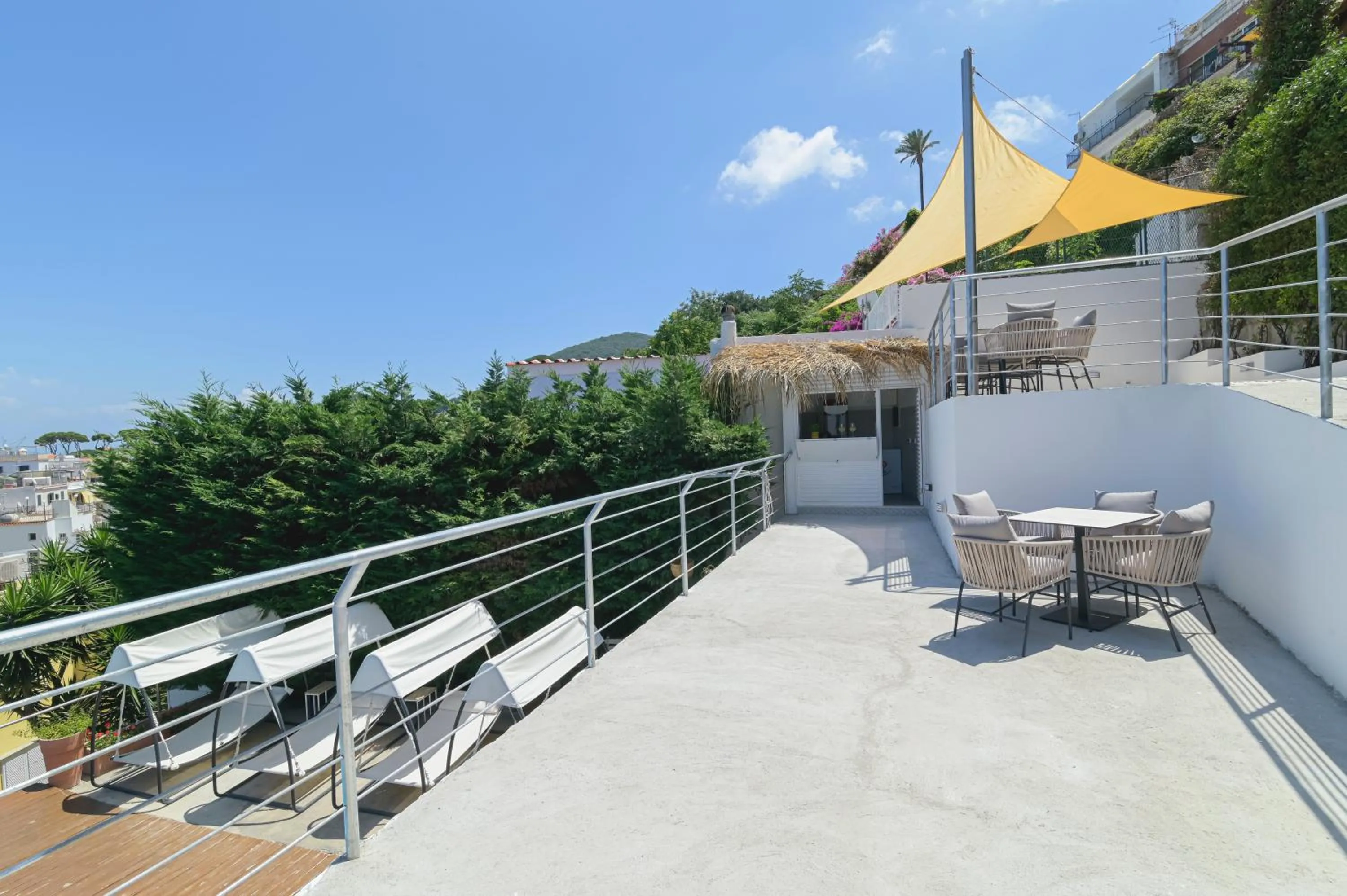 Food and drinks in Marina 10 Design Hotel & SPA