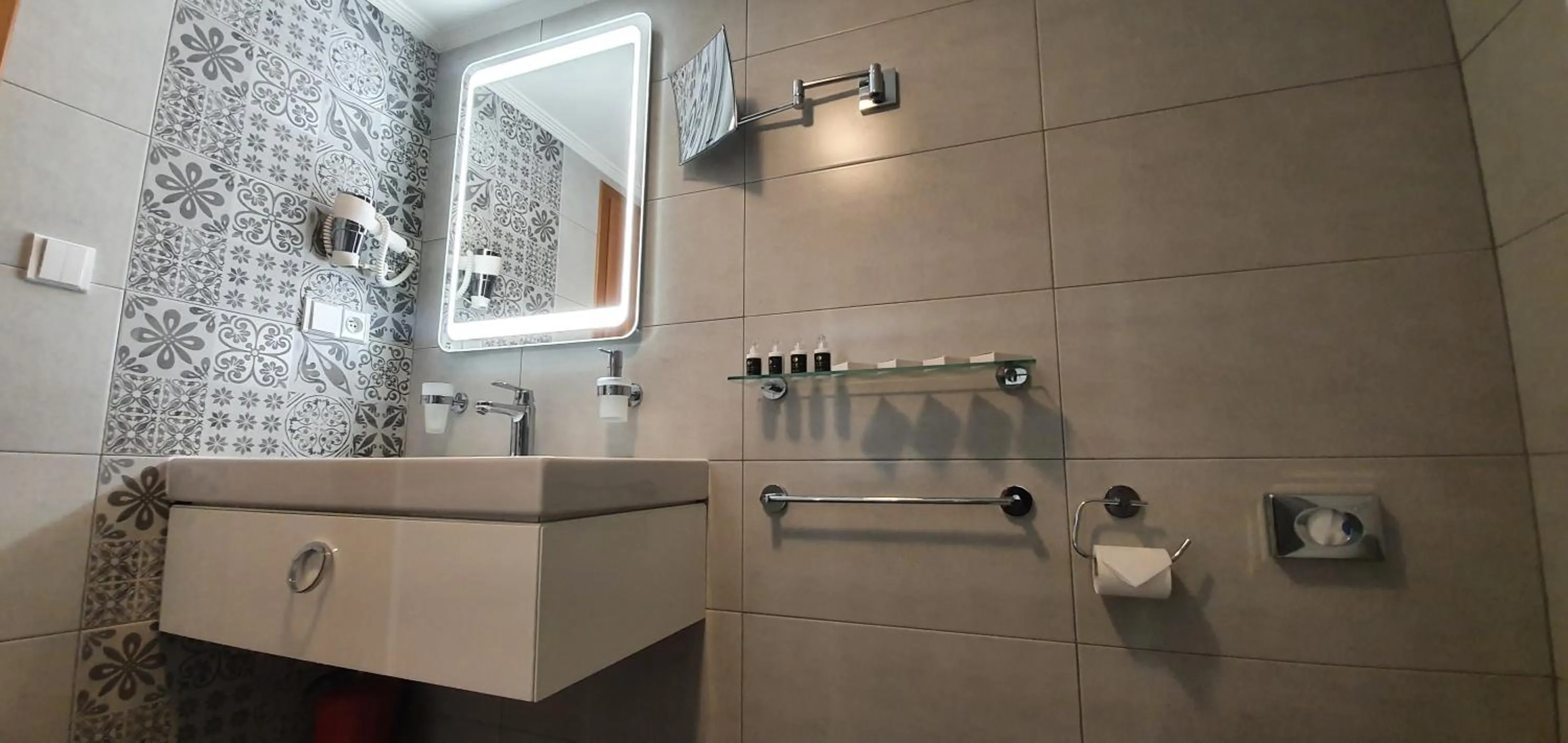 Bathroom in Hotel Karlštejn & SPA