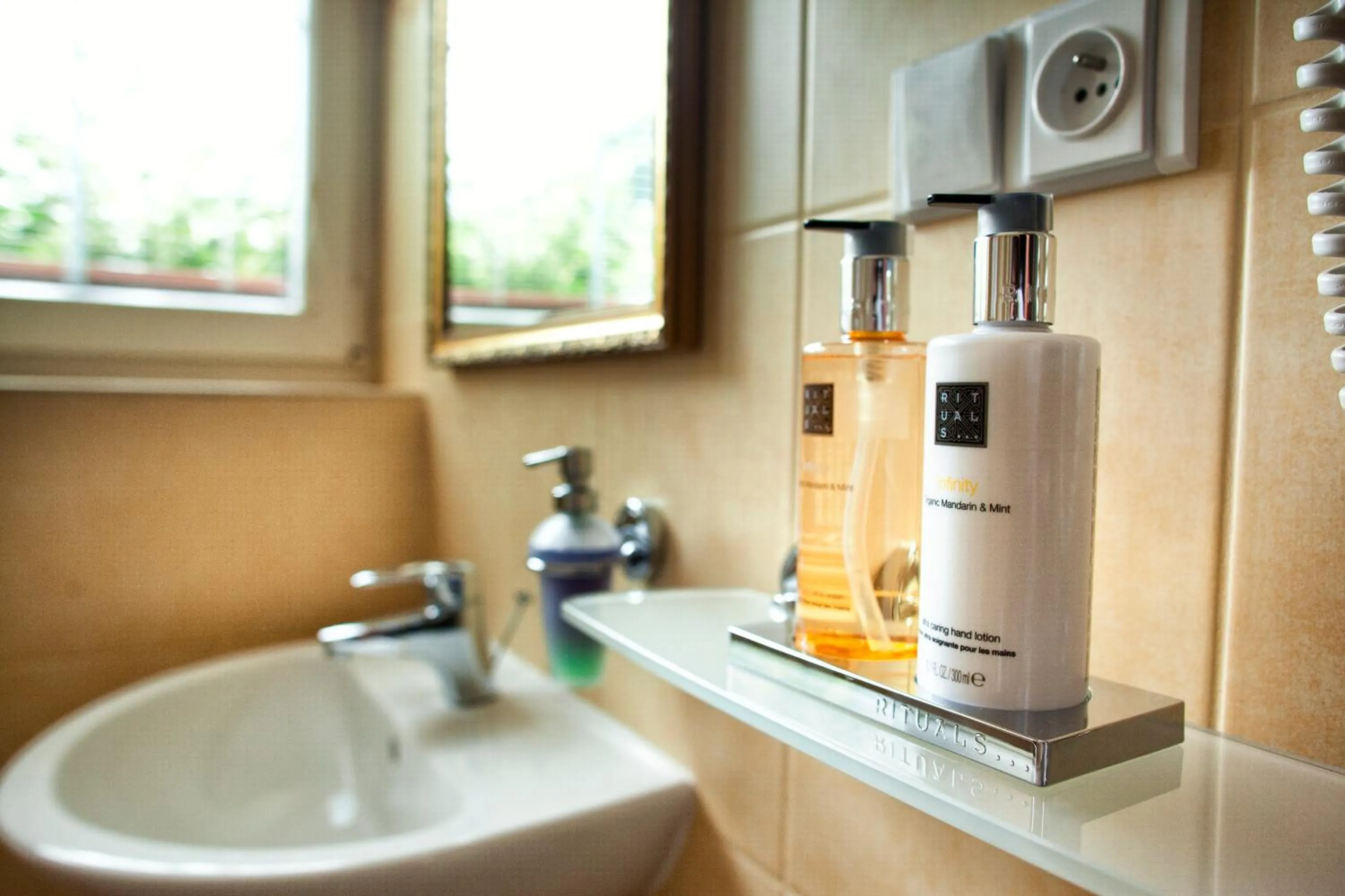 Bathroom in Hotel Karlštejn & SPA