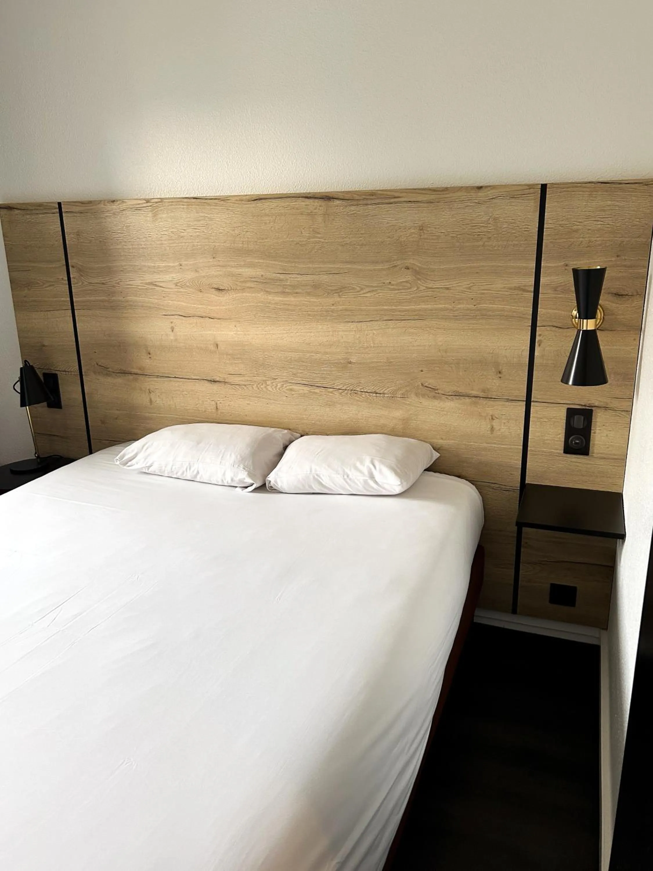 Bed in Hôtel AKENA Nantes Orvault - Ouest