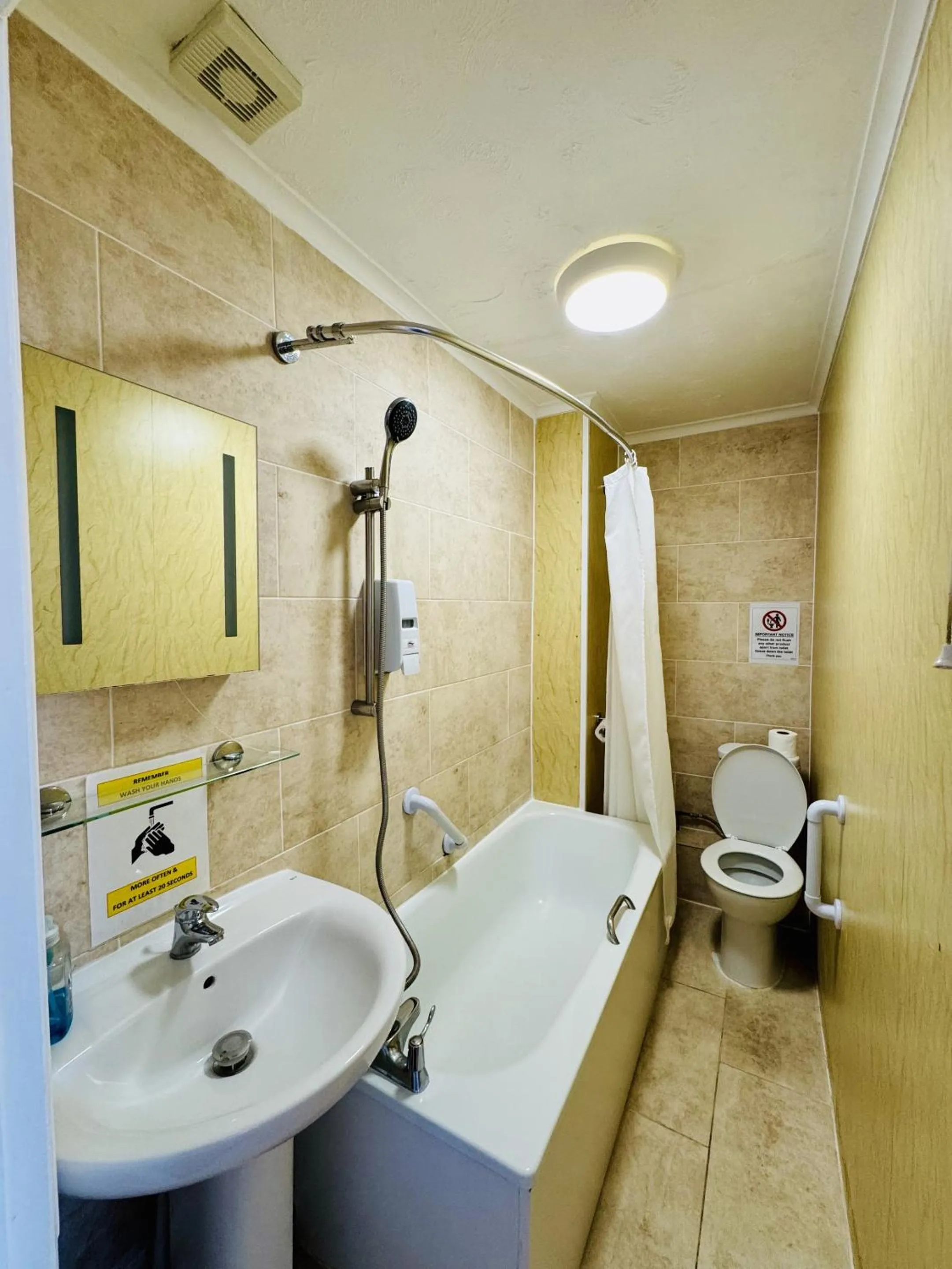 Bathroom in Carlton Court Hotel Eastbourne