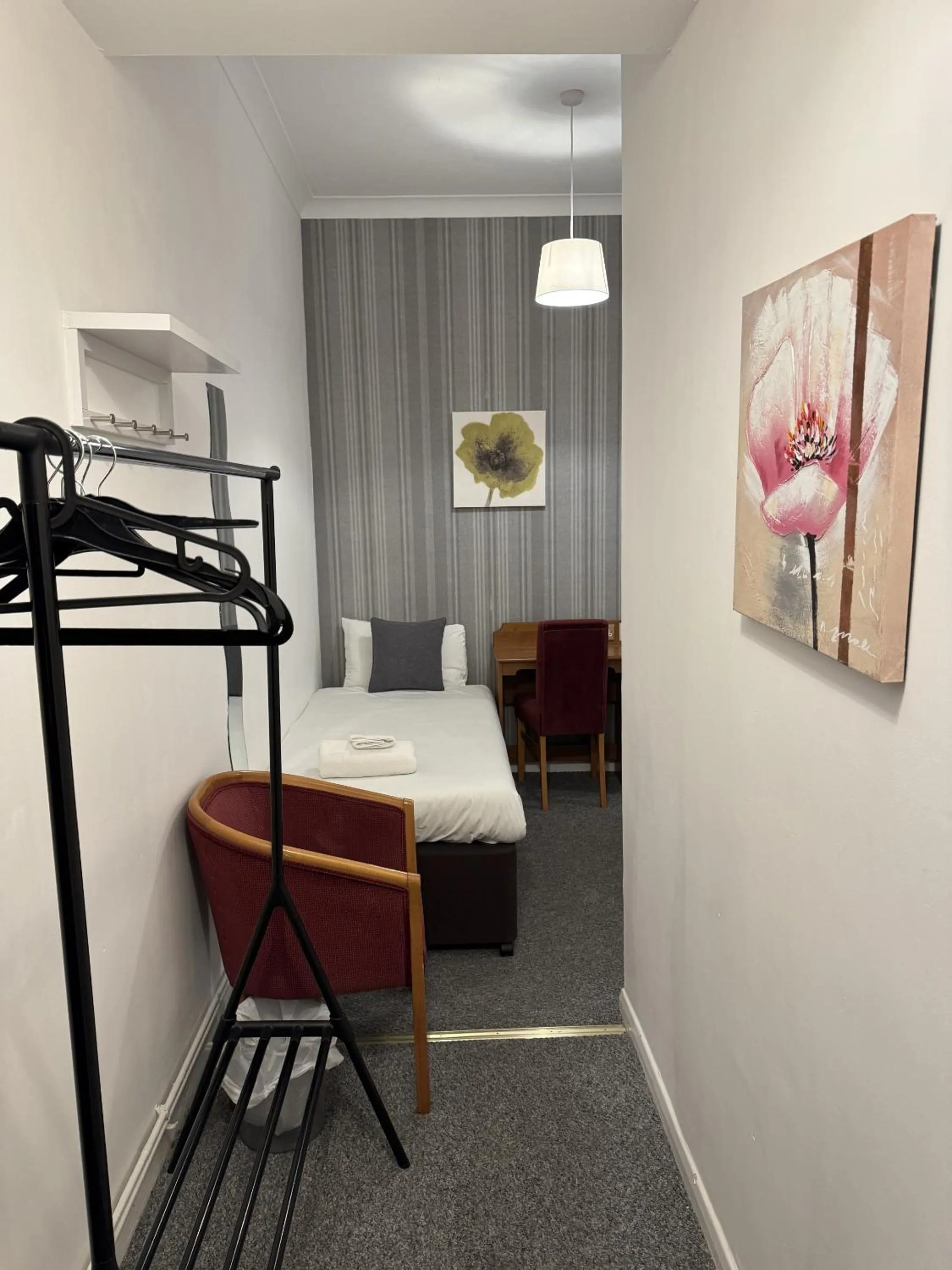 Bedroom, Bed in Carlton Court Hotel Eastbourne