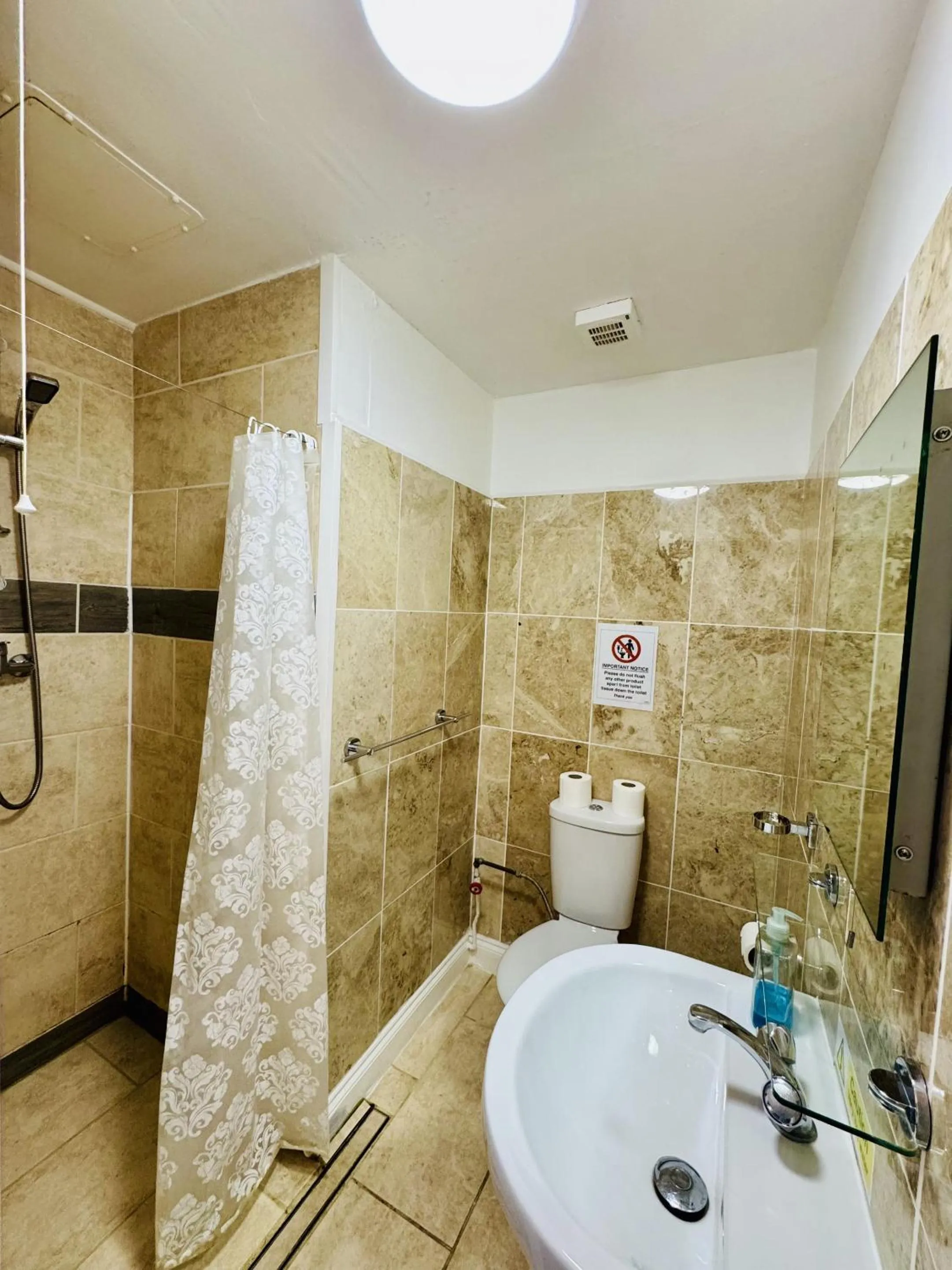 Bathroom in Carlton Court Hotel Eastbourne