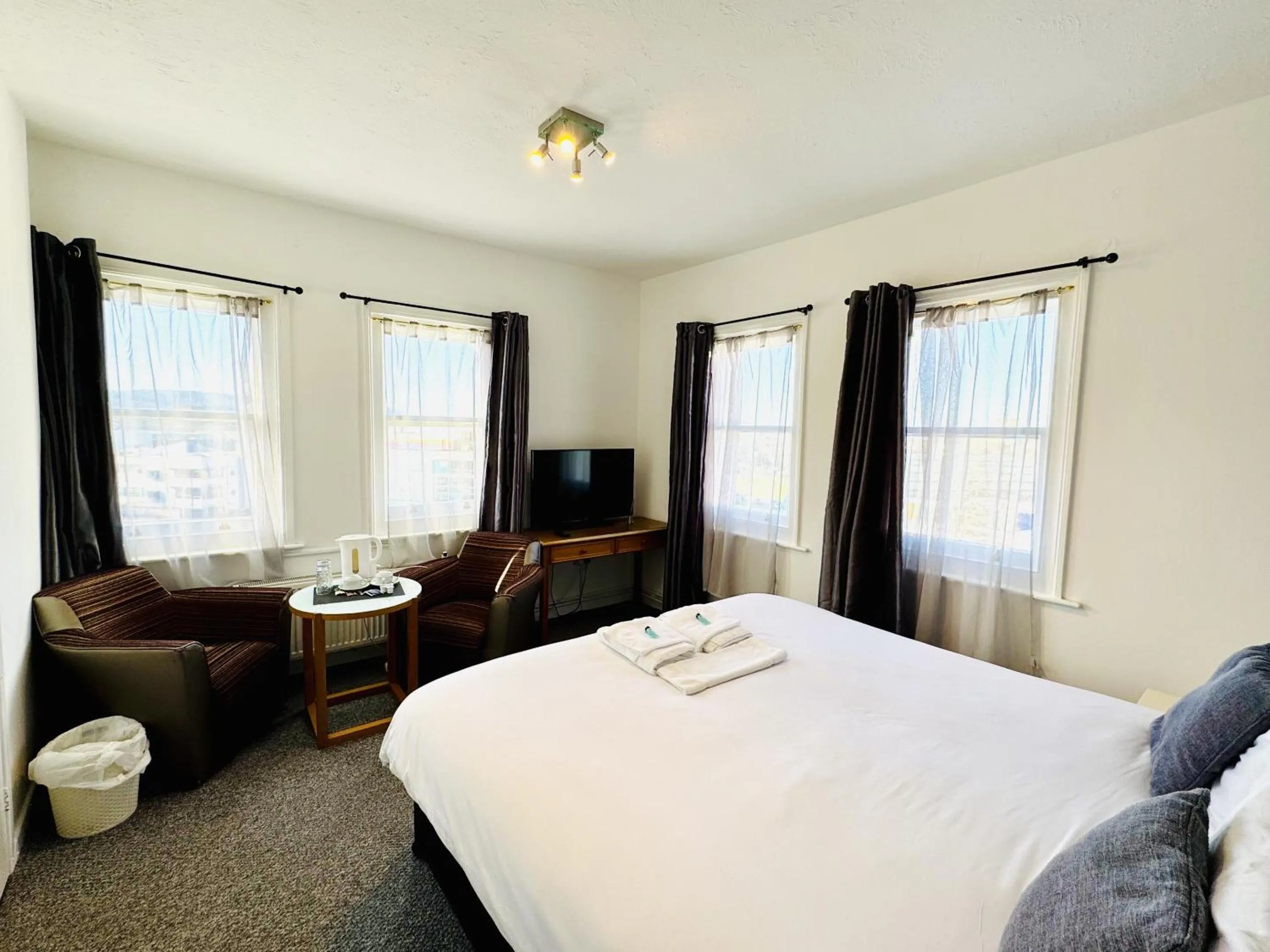 Bedroom, Bed in Carlton Court Hotel Eastbourne