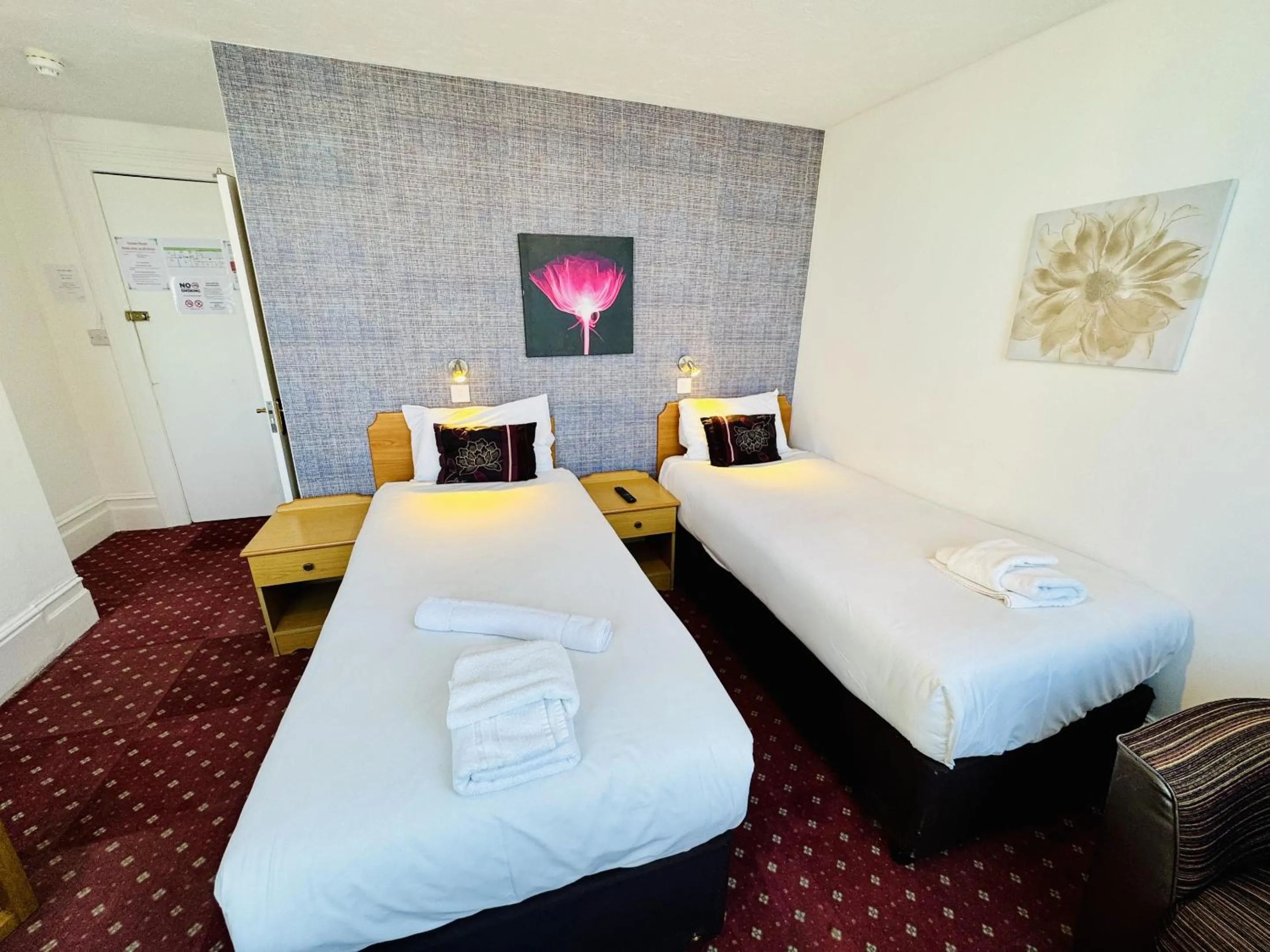 Bedroom, Bed in Carlton Court Hotel Eastbourne