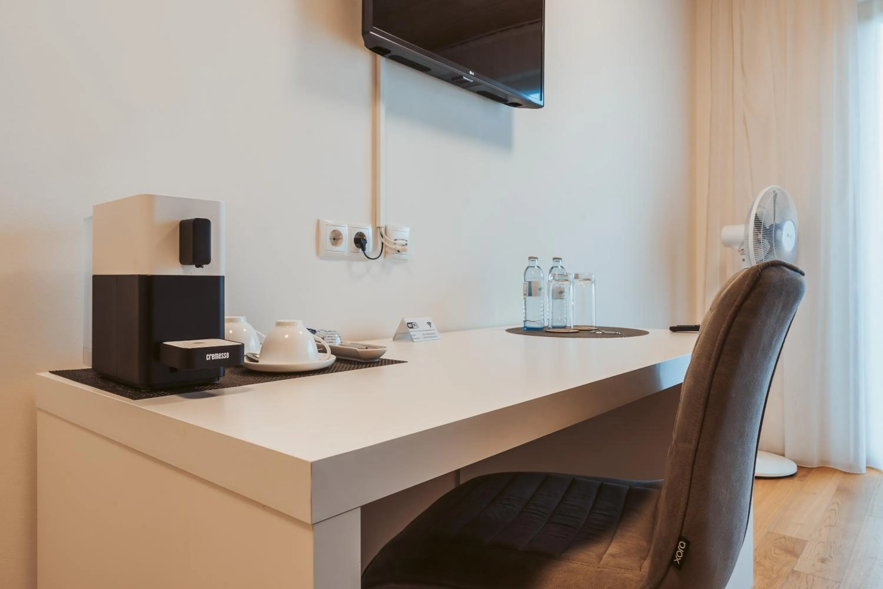 Coffee/tea facilities in Gästehaus Gritsch