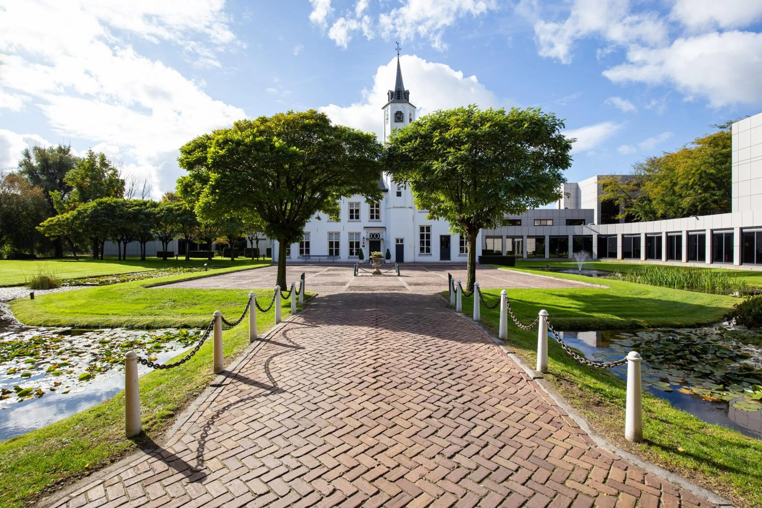 Property building in Hotel De Ruwenberg Den Bosch - Sint Michielsgestel