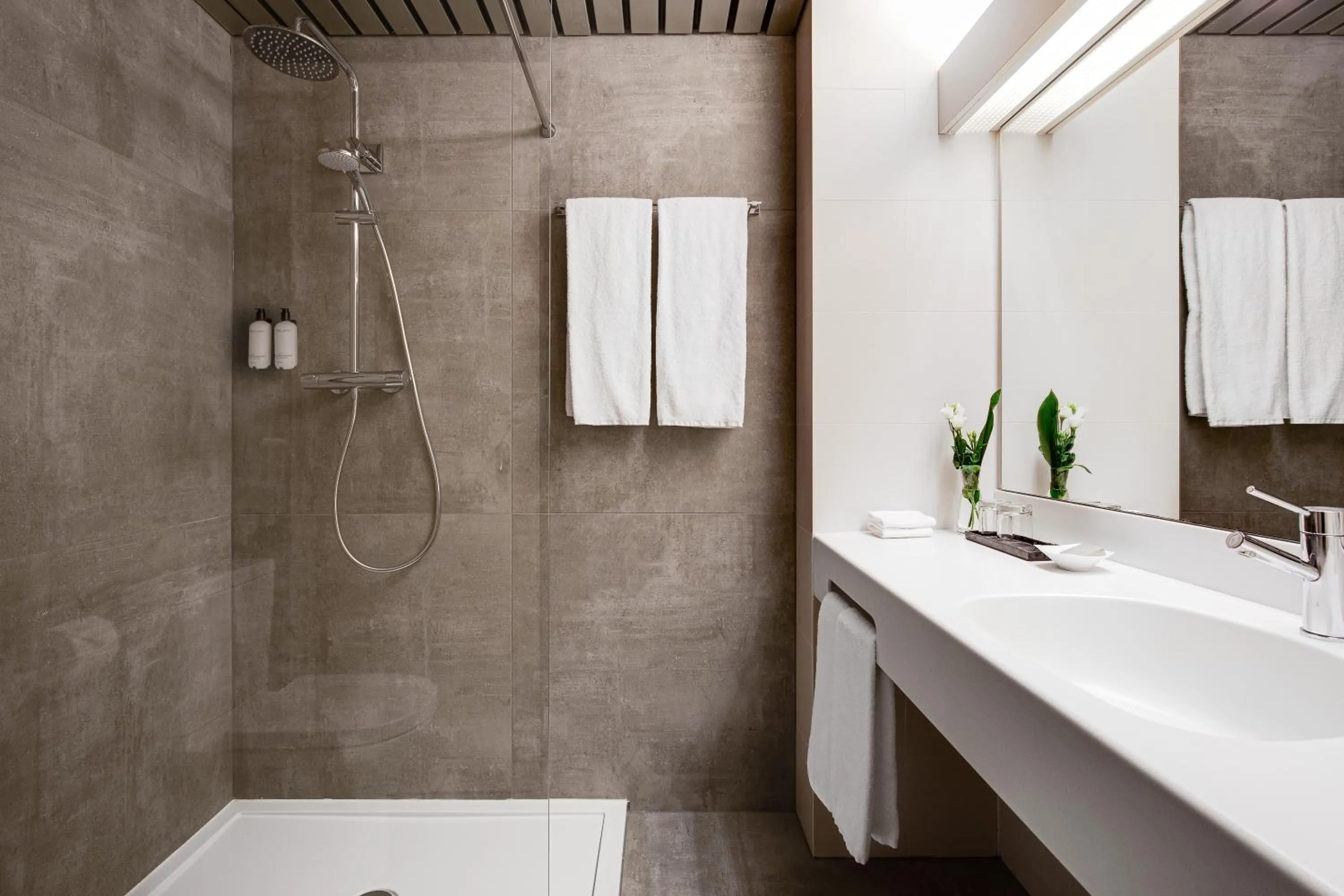 Shower in Hotel De Ruwenberg Den Bosch - Sint Michielsgestel