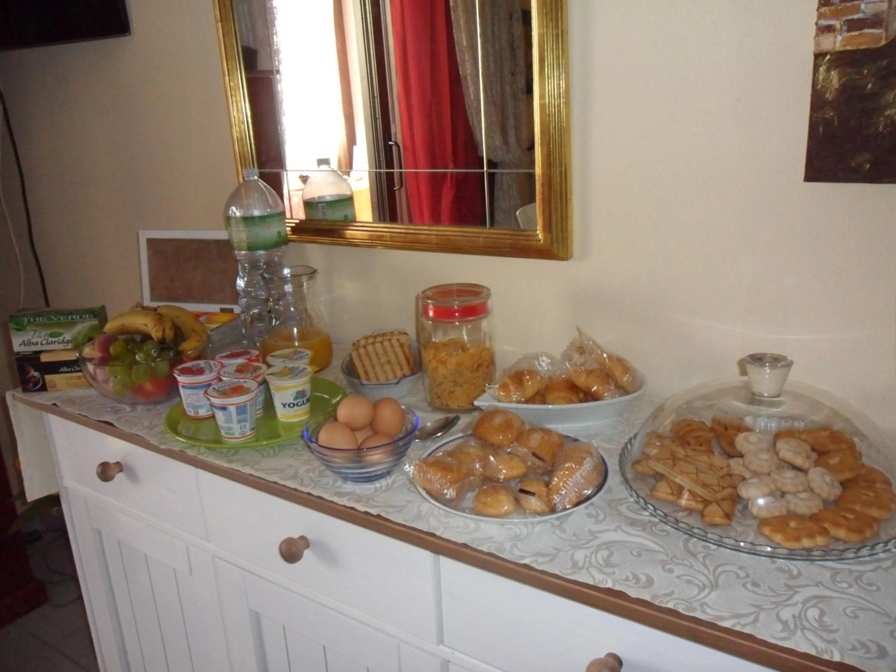 Continental breakfast in B&B A CASA DI MONICA