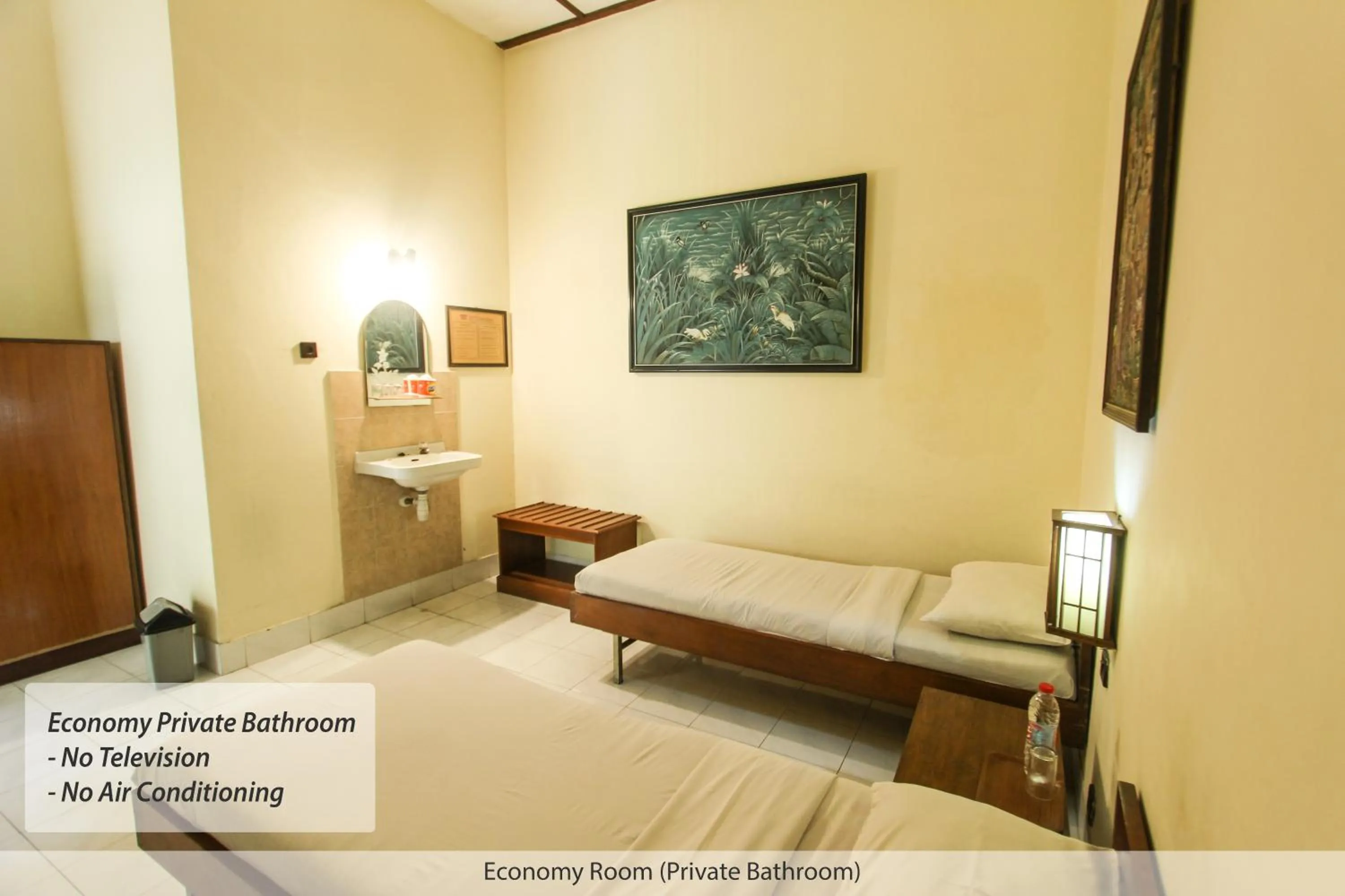 Bathroom, Bed in Duta Guest House