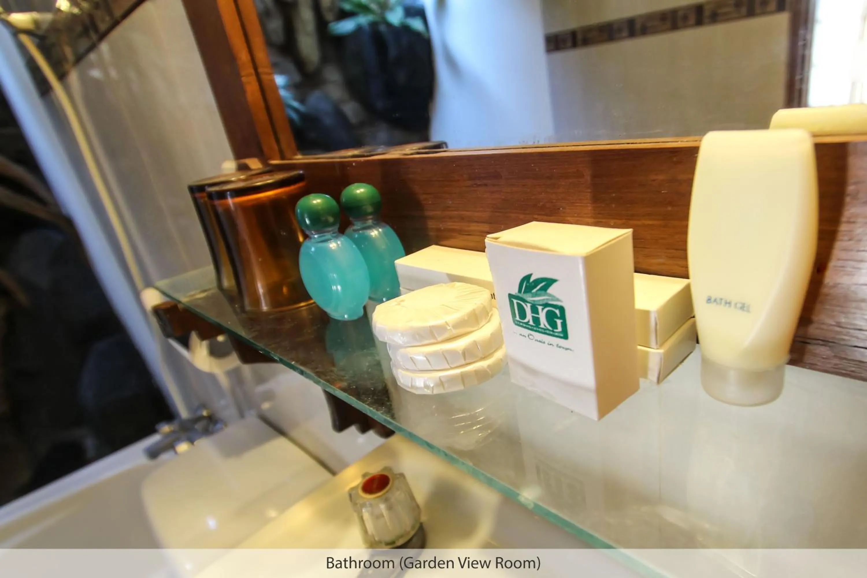 Shower in Duta Guest House