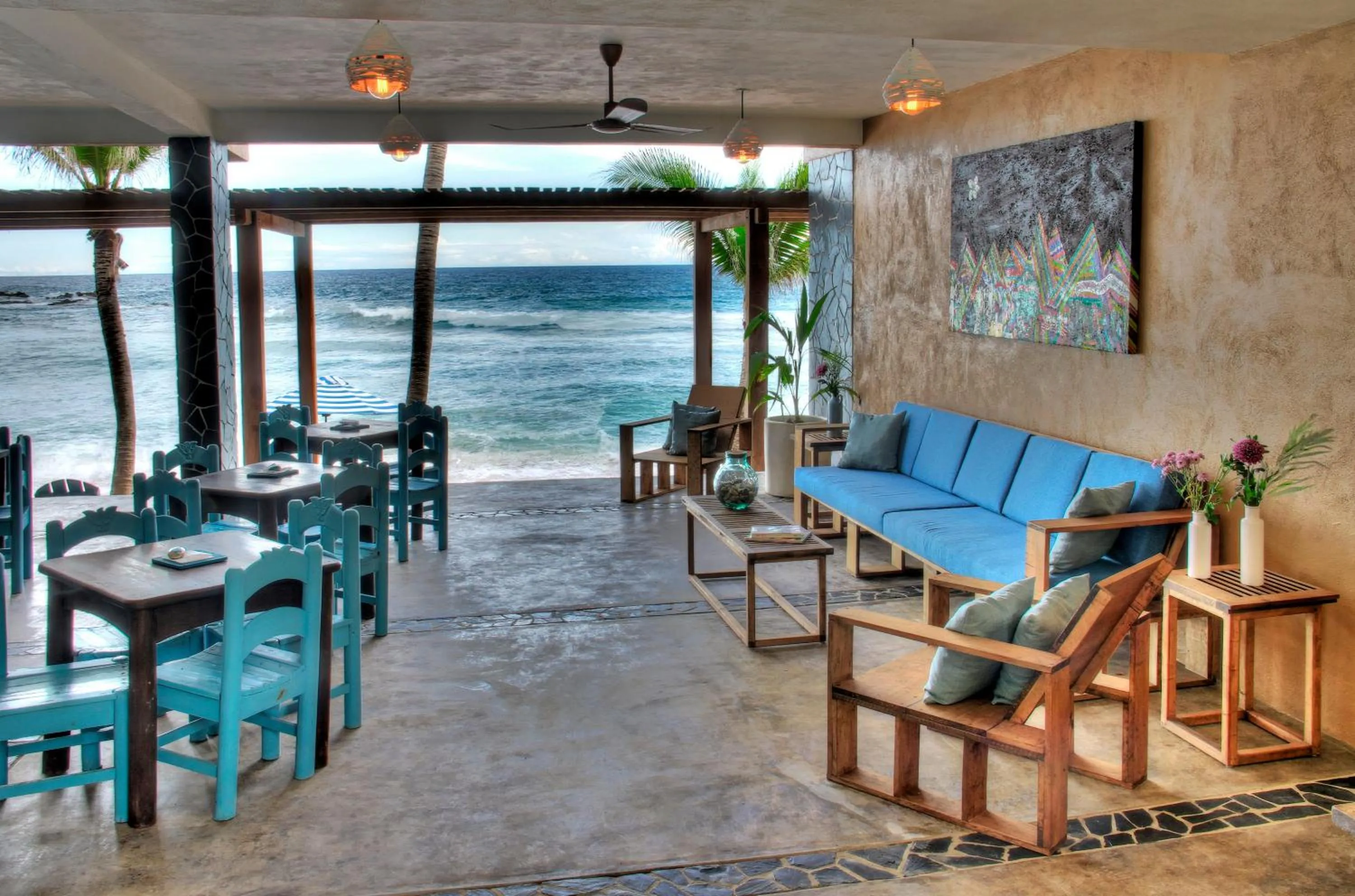 Restaurant/places to eat in Casa Bagus