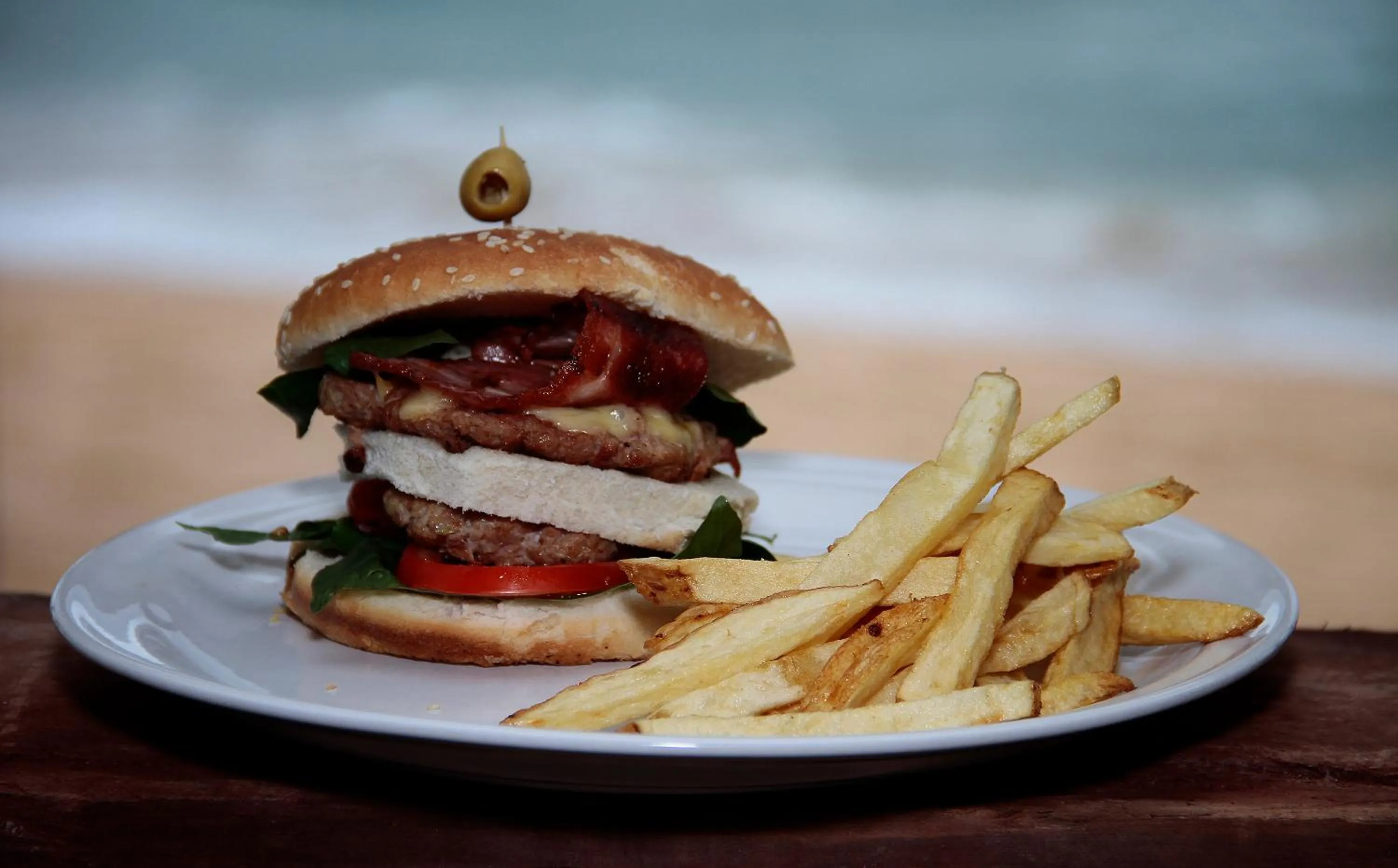 Restaurant/places to eat in Casa Bagus