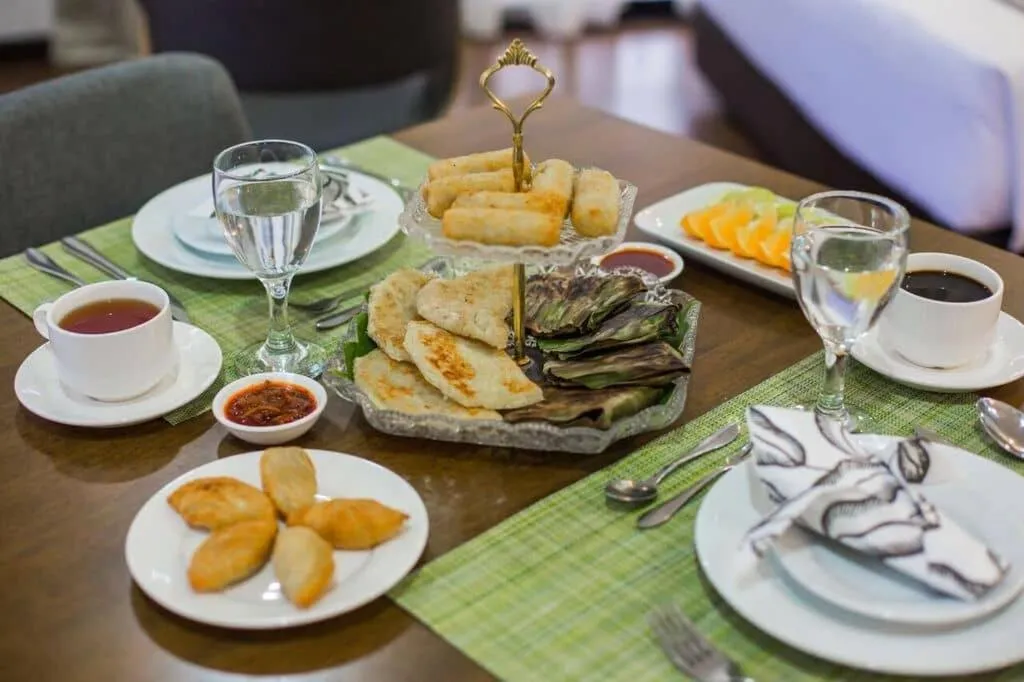 Restaurant/places to eat in Sayong Resort