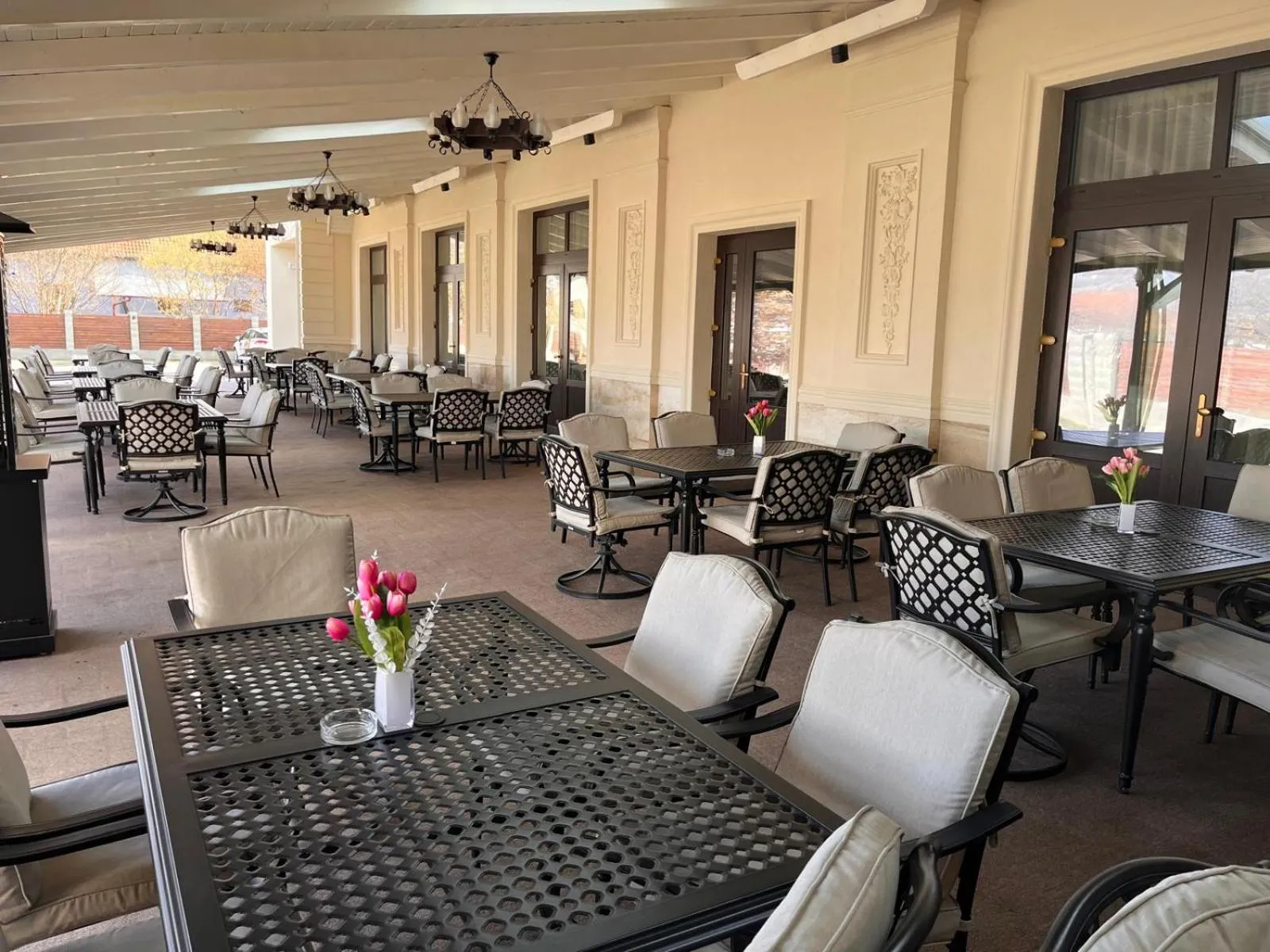 Restaurant/places to eat in Perla Muresului