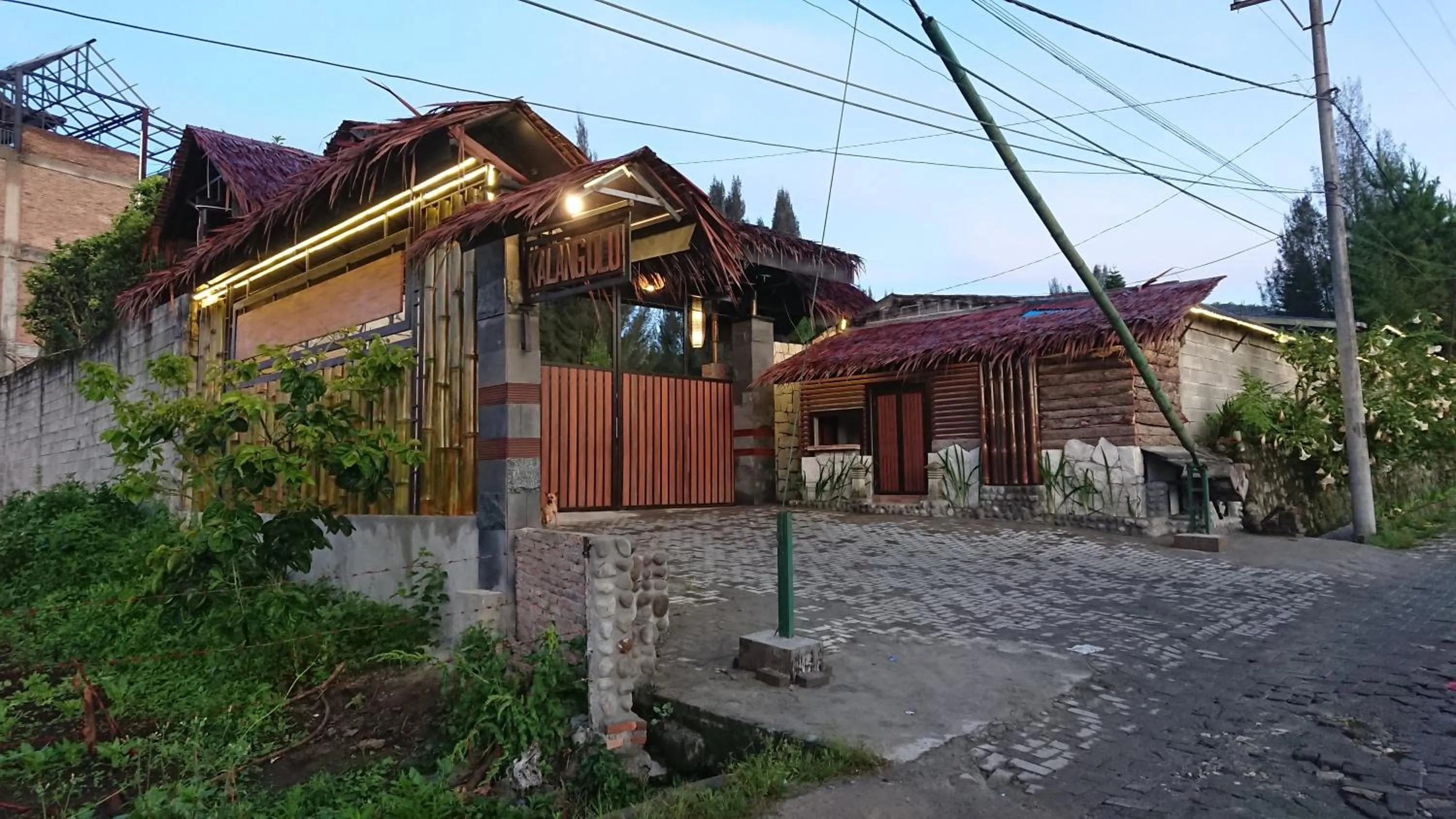 Facade/entrance in Hotel Kalang Ulu
