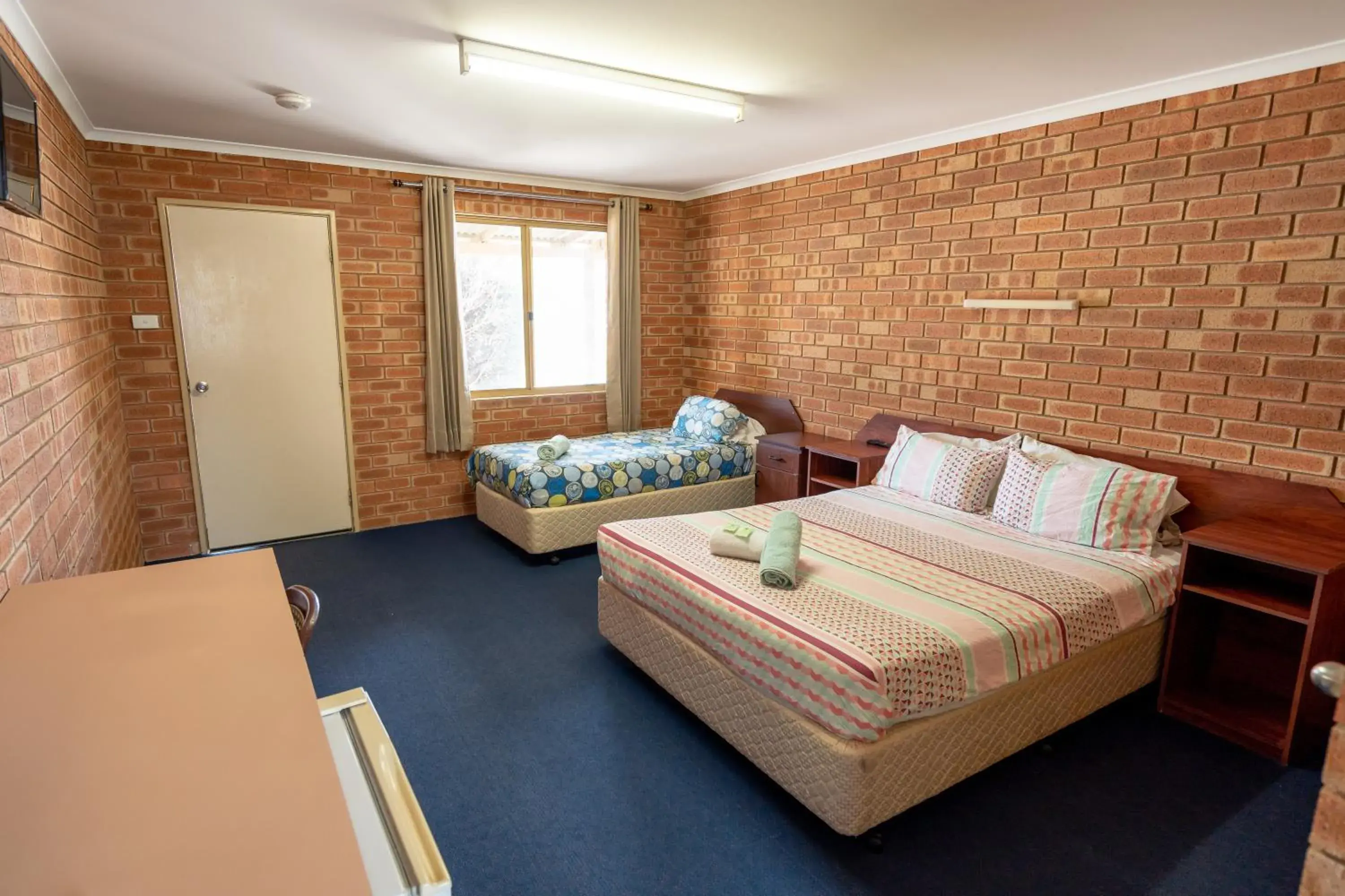 Triple Room with Private Bathroom in Gascoyne Hotel Triple Room with Private Bathroom in Gascoyne Hotel