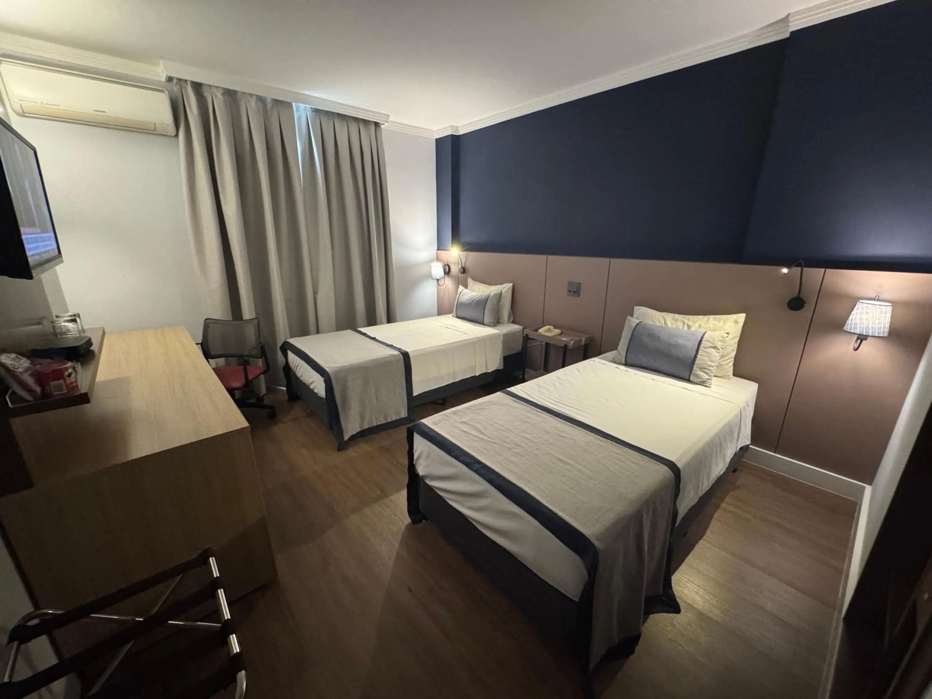 Photo of the whole room, Bed in Comfort Hotel Araraquara