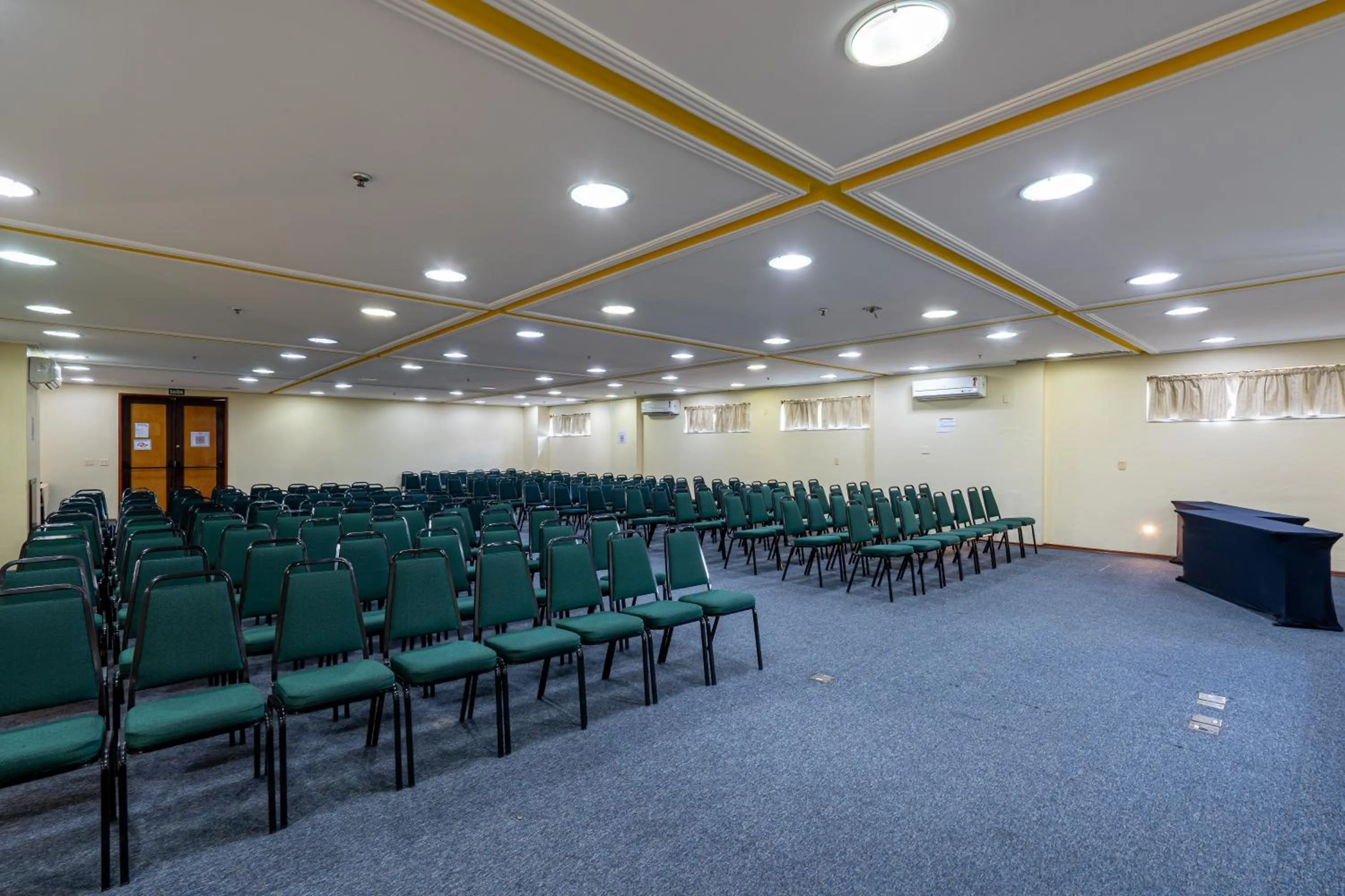 Meeting/conference room in Carlton Plaza São José dos Campos