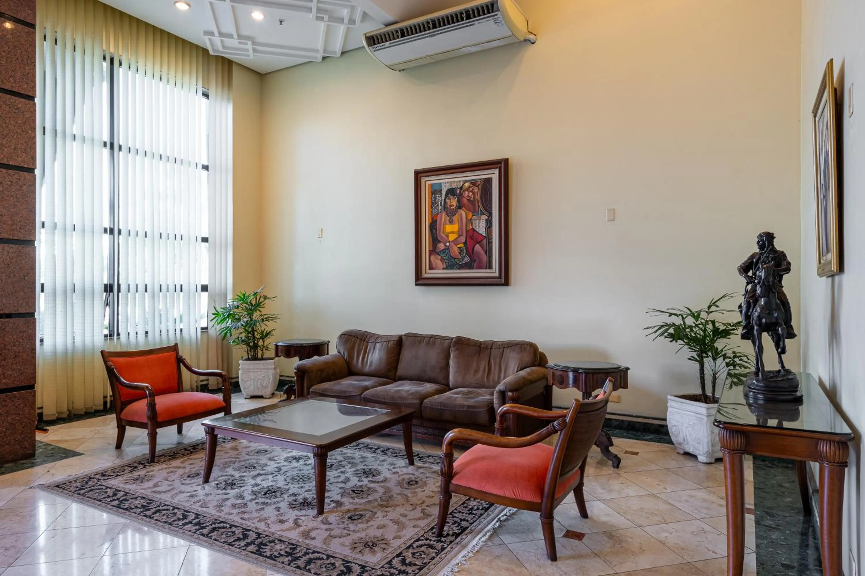 Living room in Carlton Plaza São José dos Campos