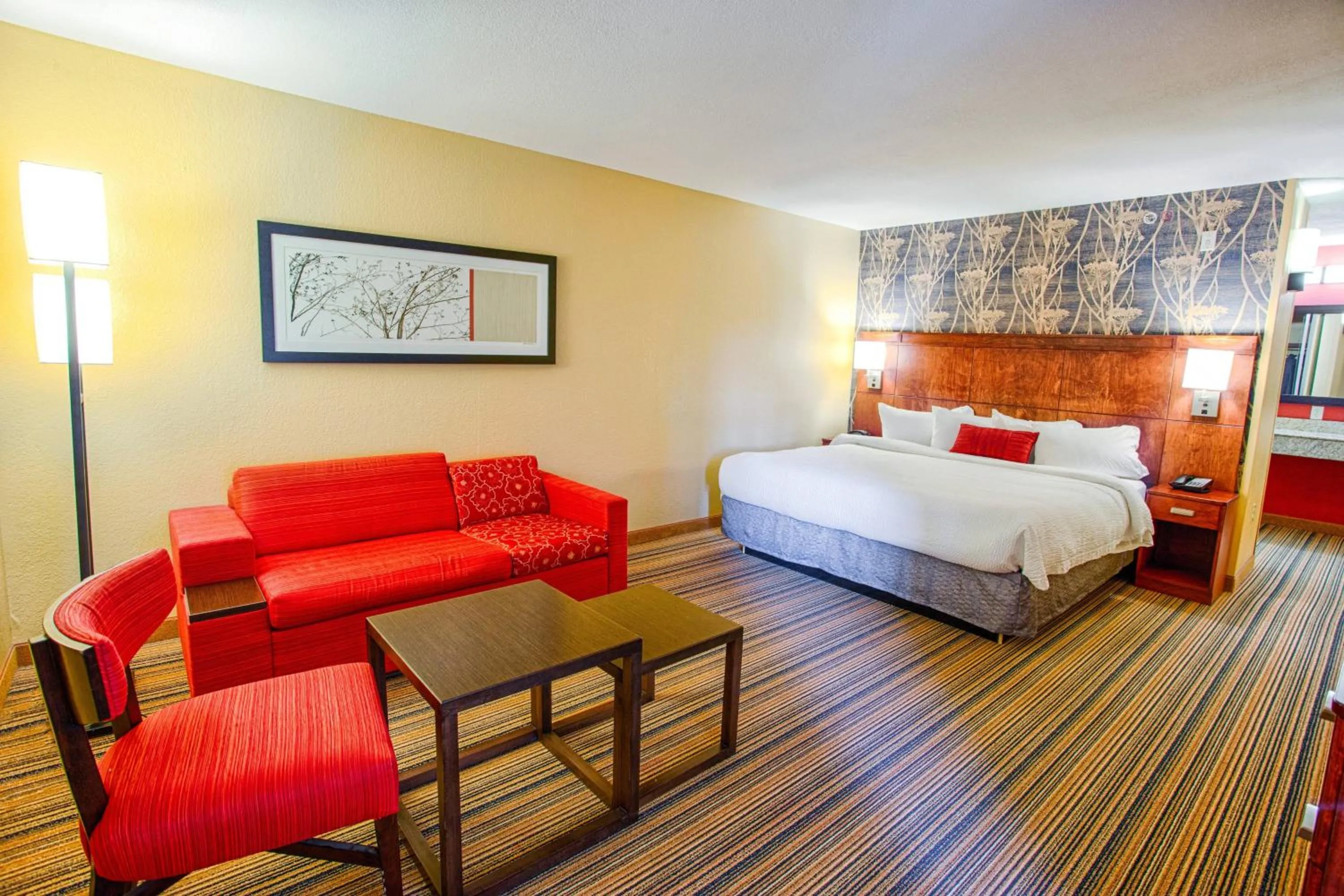 Bedroom, Bed in Courtyard Fargo Moorhead, MN