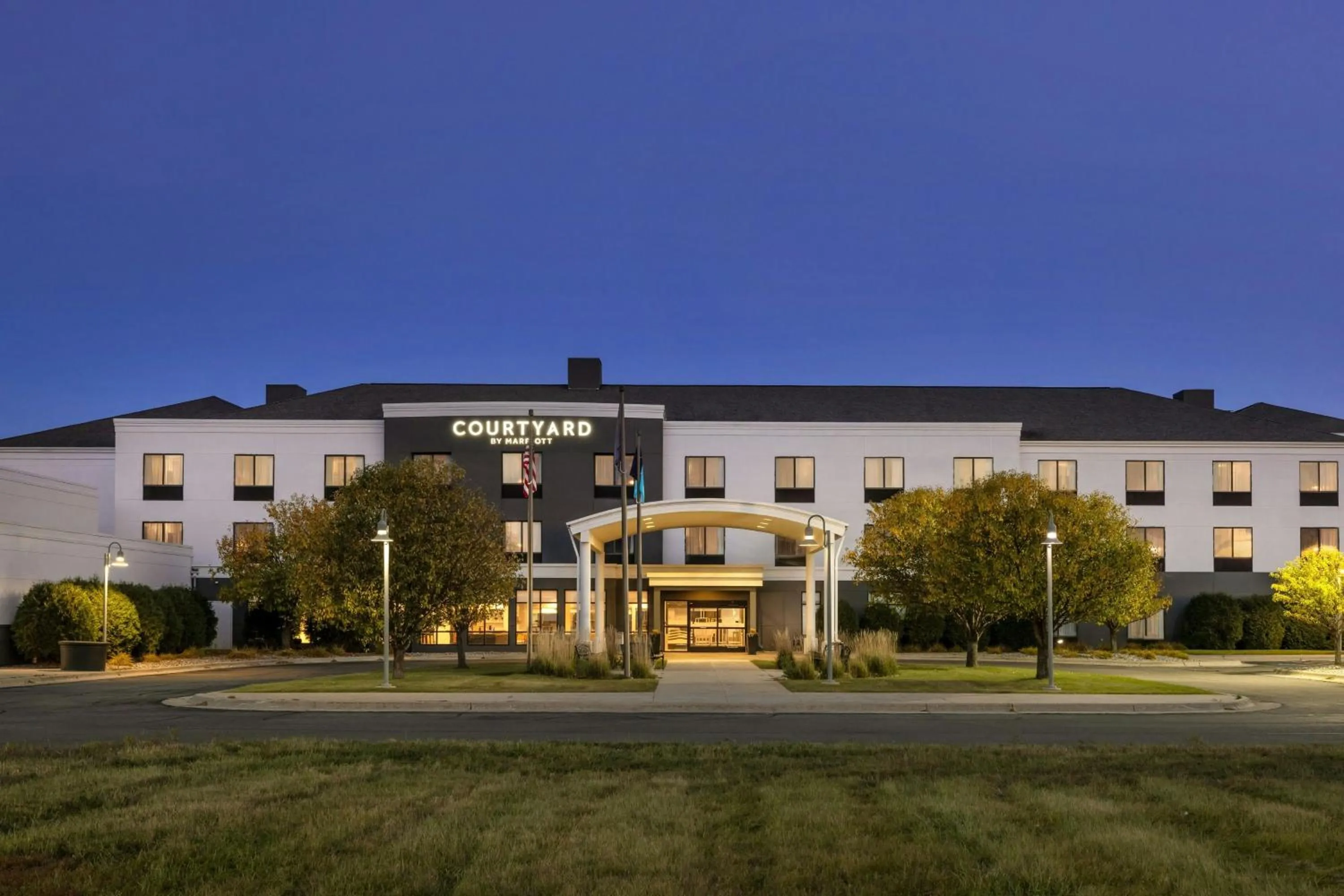 Property building in Courtyard Fargo Moorhead, MN
