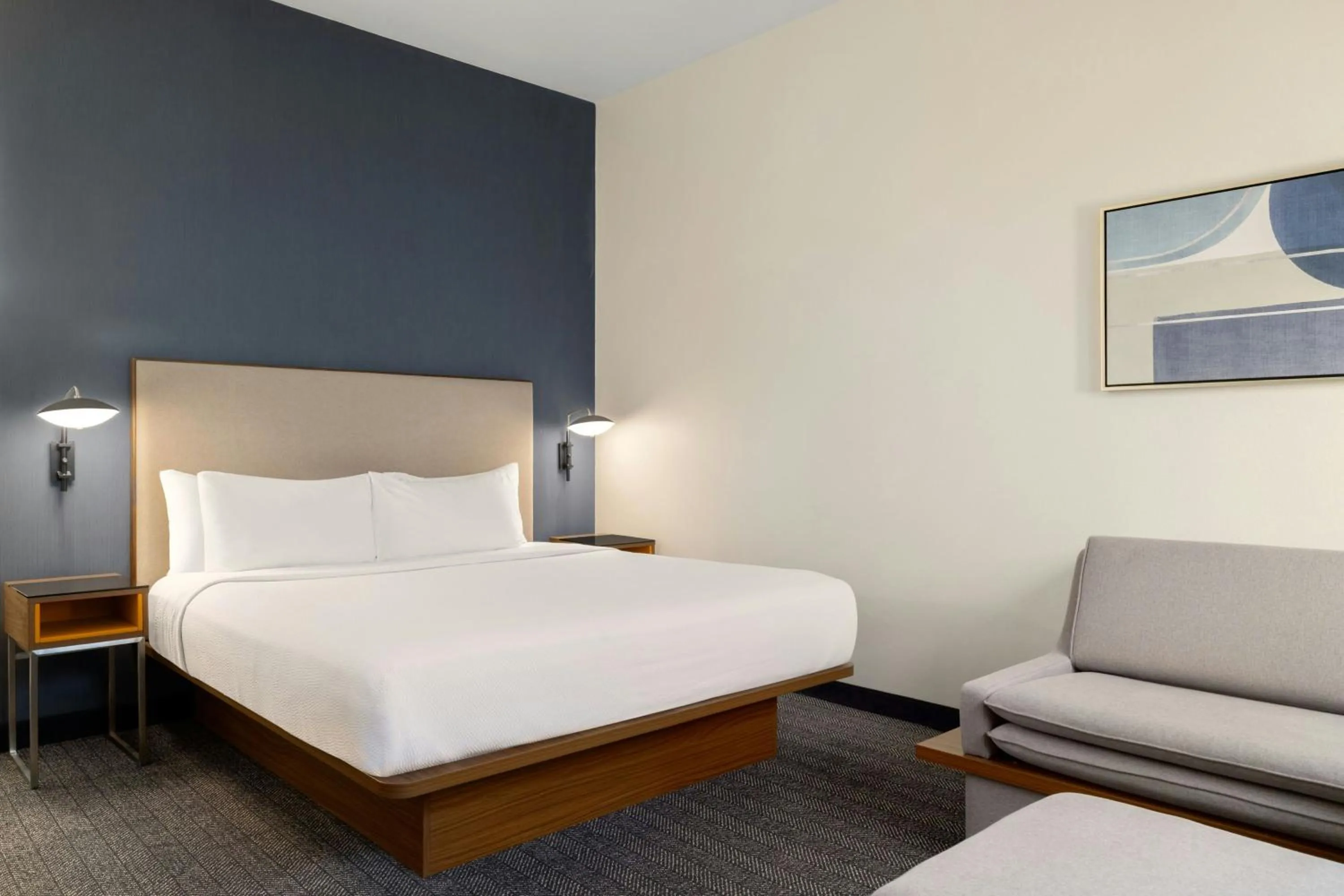 Photo of the whole room, Bed in Courtyard Fargo Moorhead, MN