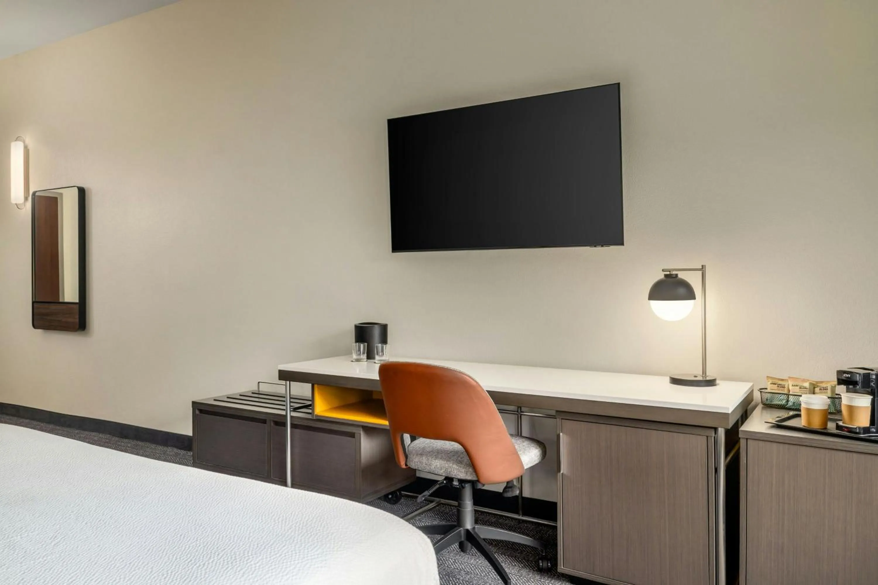 Photo of the whole room, Bed in Courtyard Fargo Moorhead, MN