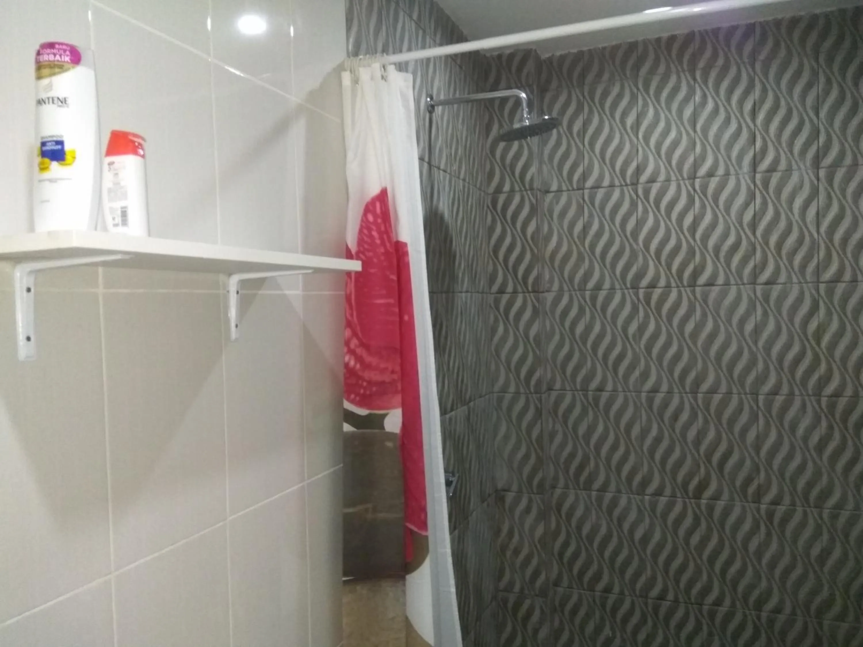 Shower in Master Homestay