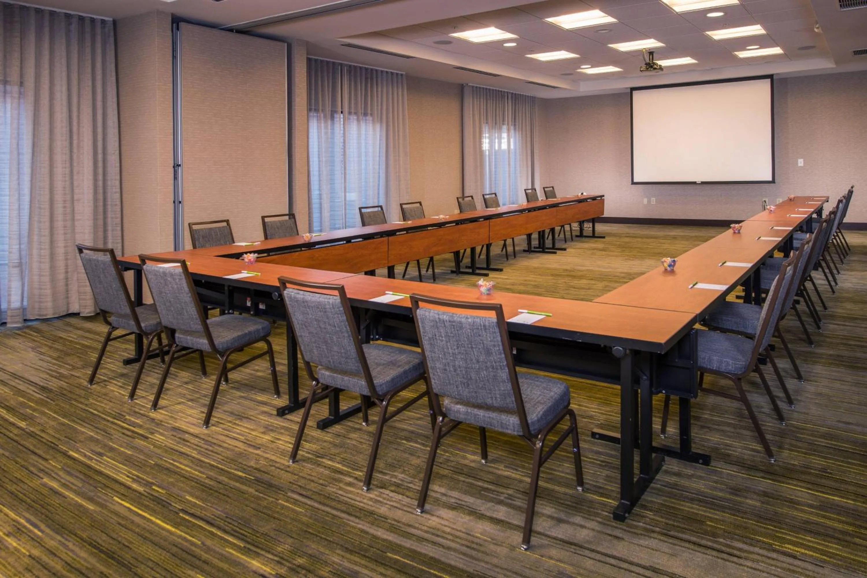 Meeting/conference room in Courtyard Fredericksburg Historic District