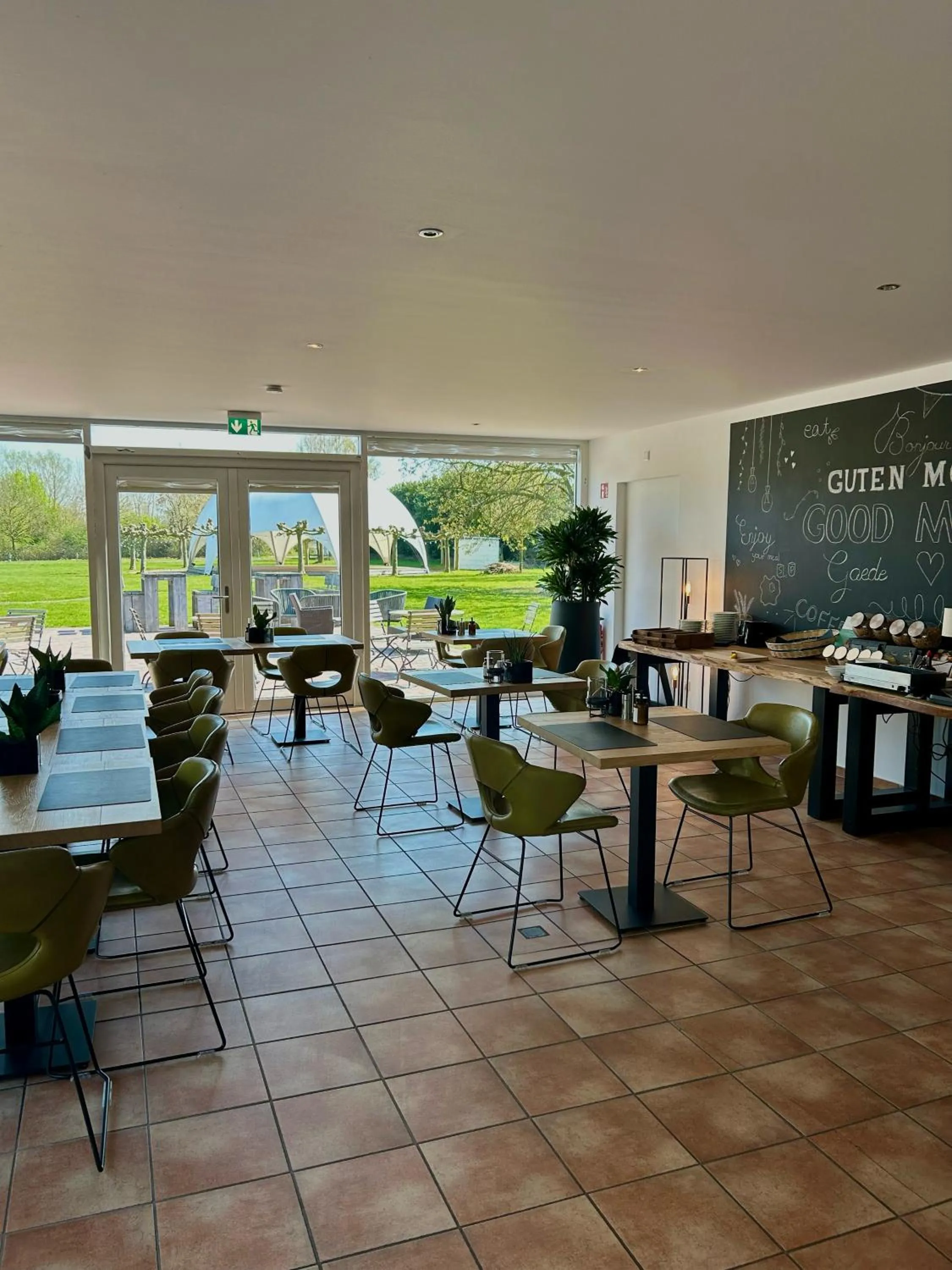 Breakfast in Haus am See - Gochness