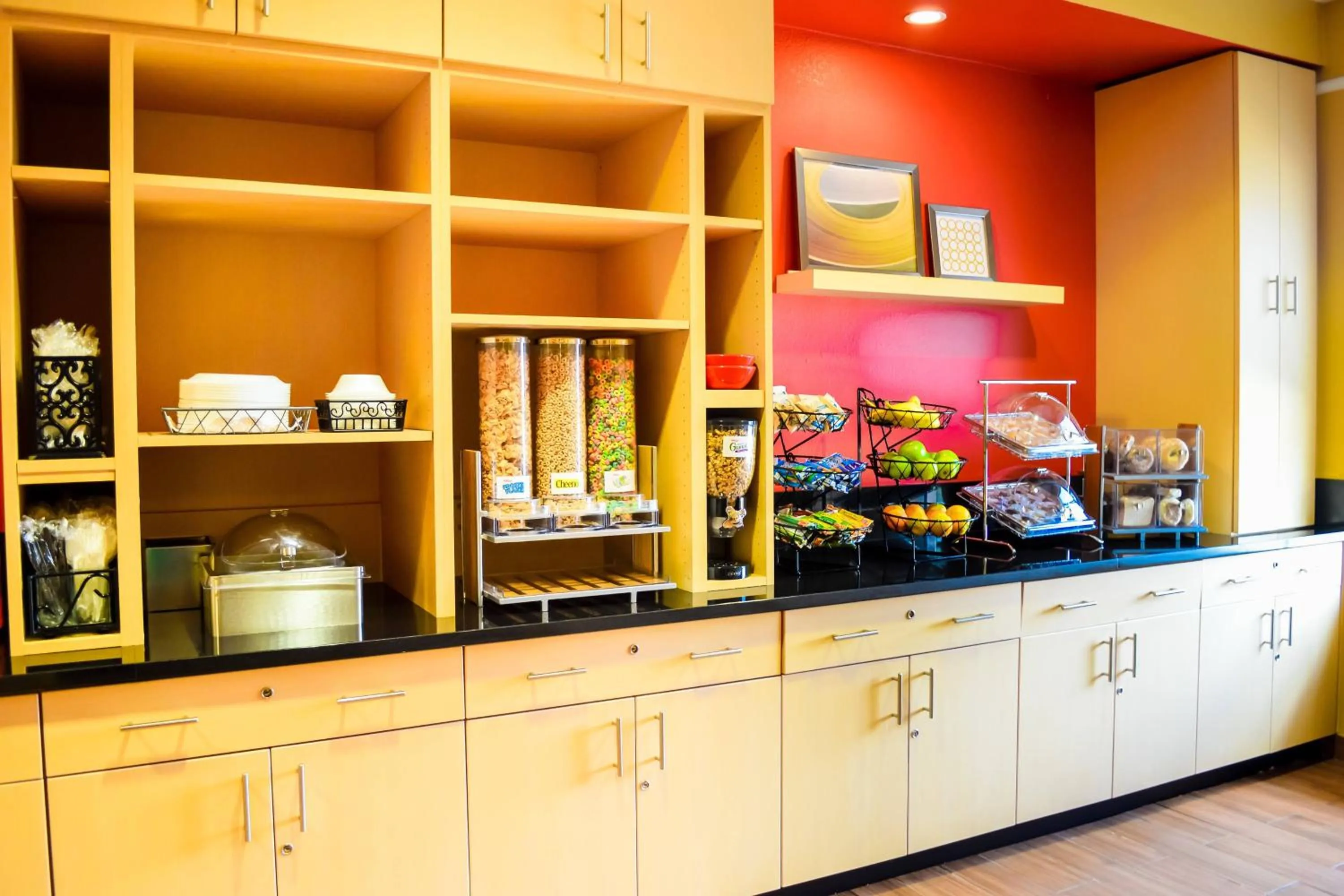 Breakfast in TownePlace Suites Fredericksburg