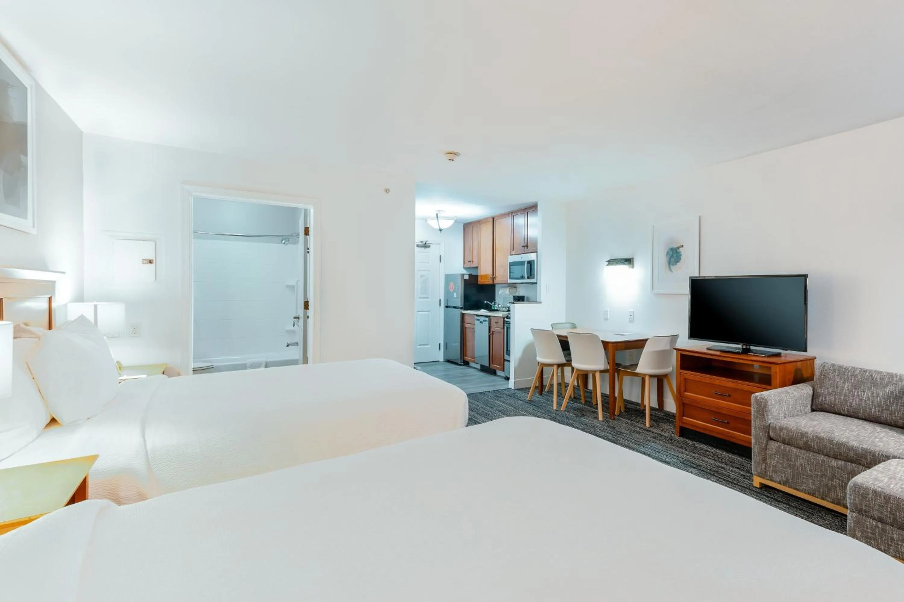 Bedroom, Bed in TownePlace Suites Fredericksburg