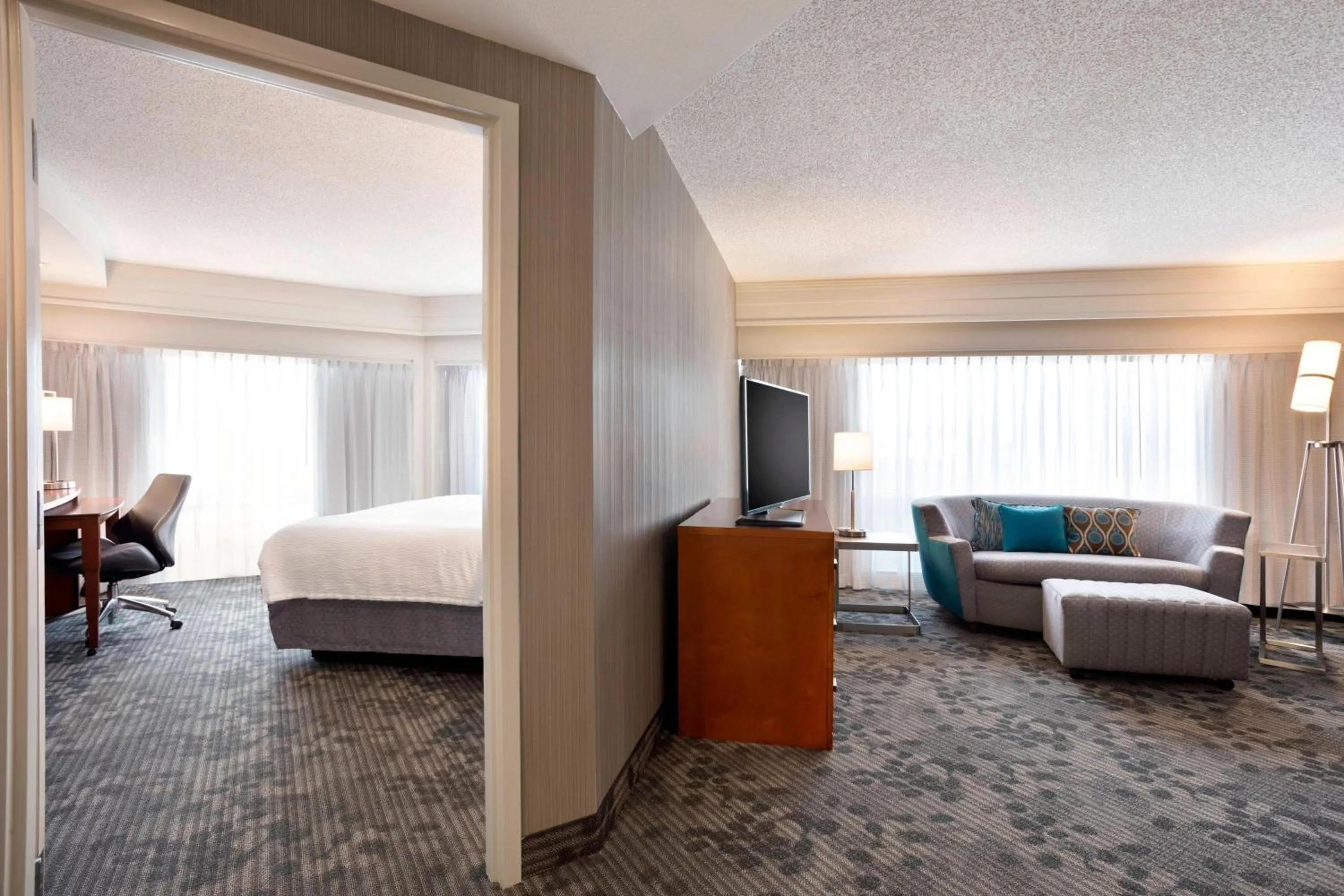 Photo of the whole room, Bed in Courtyard by Marriott Fort Smith Downtown
