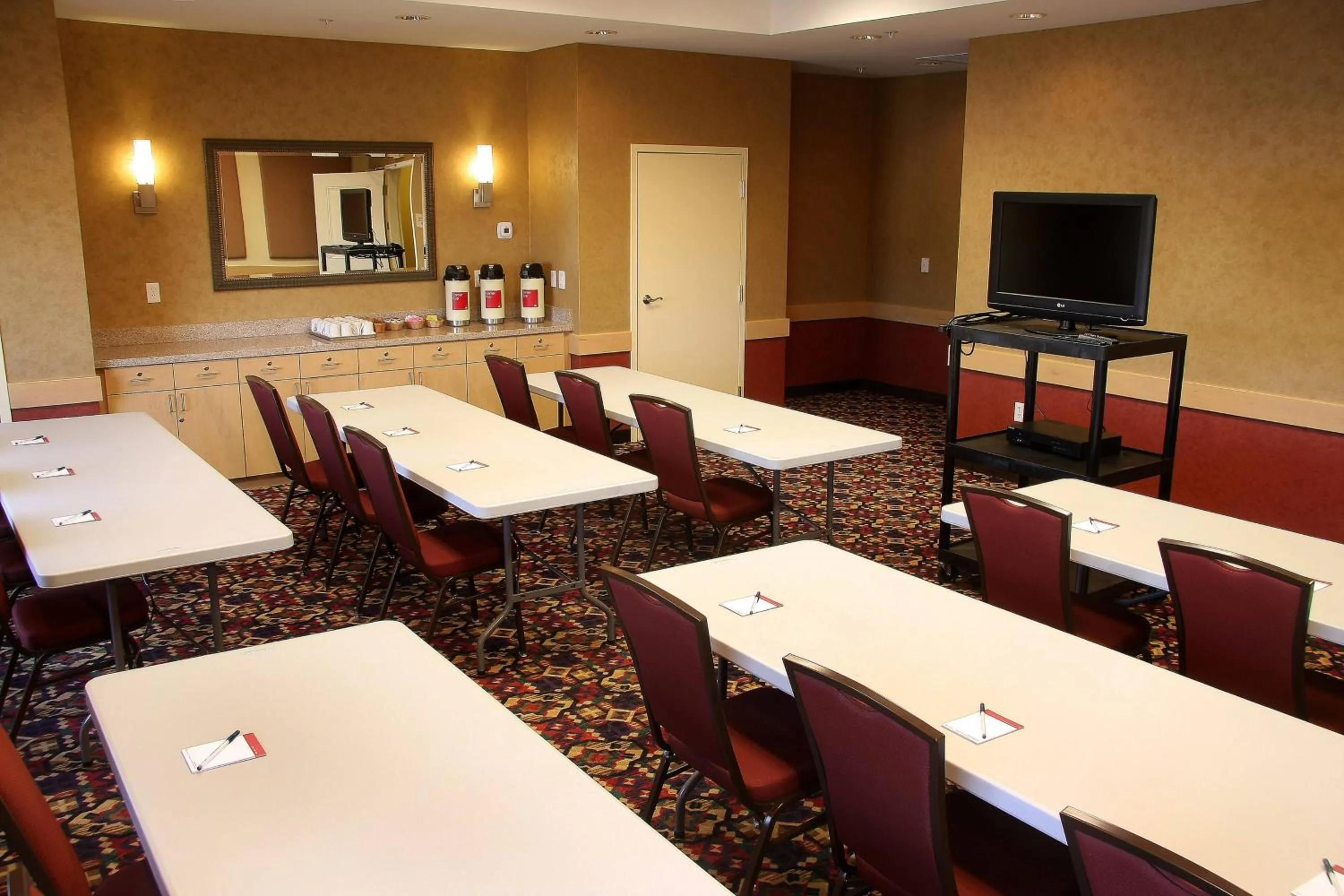 Meeting/conference room in TownePlace Suites Farmington