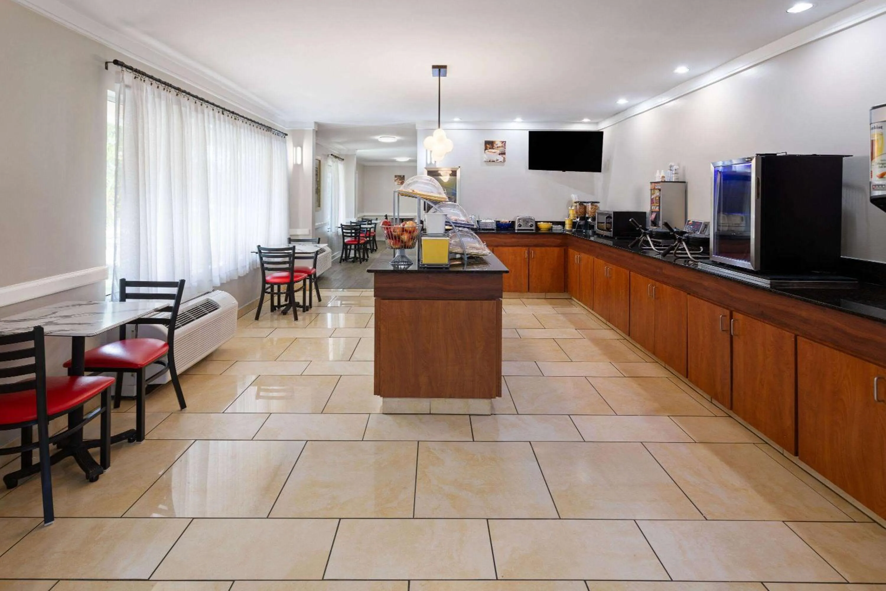 Breakfast in Days Inn by Wyndham Florence Near Civic Center