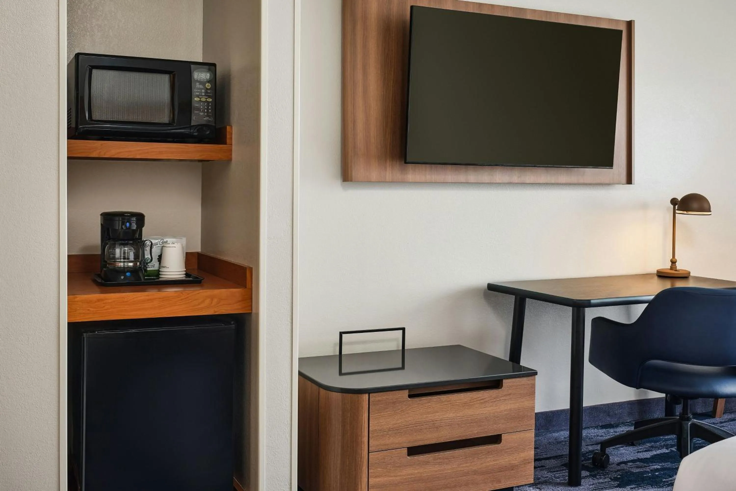 Photo of the whole room in Fairfield Inn & Suites by Marriott Gillette