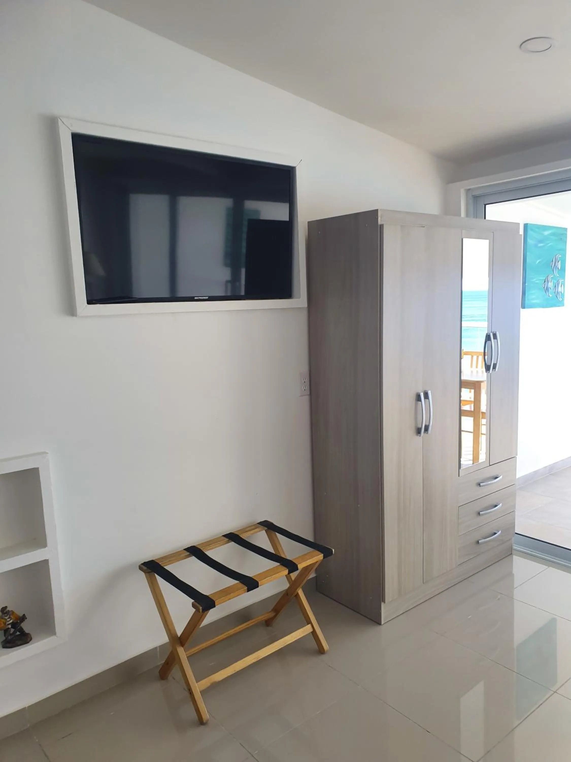 TV and multimedia in Blue View Apartments