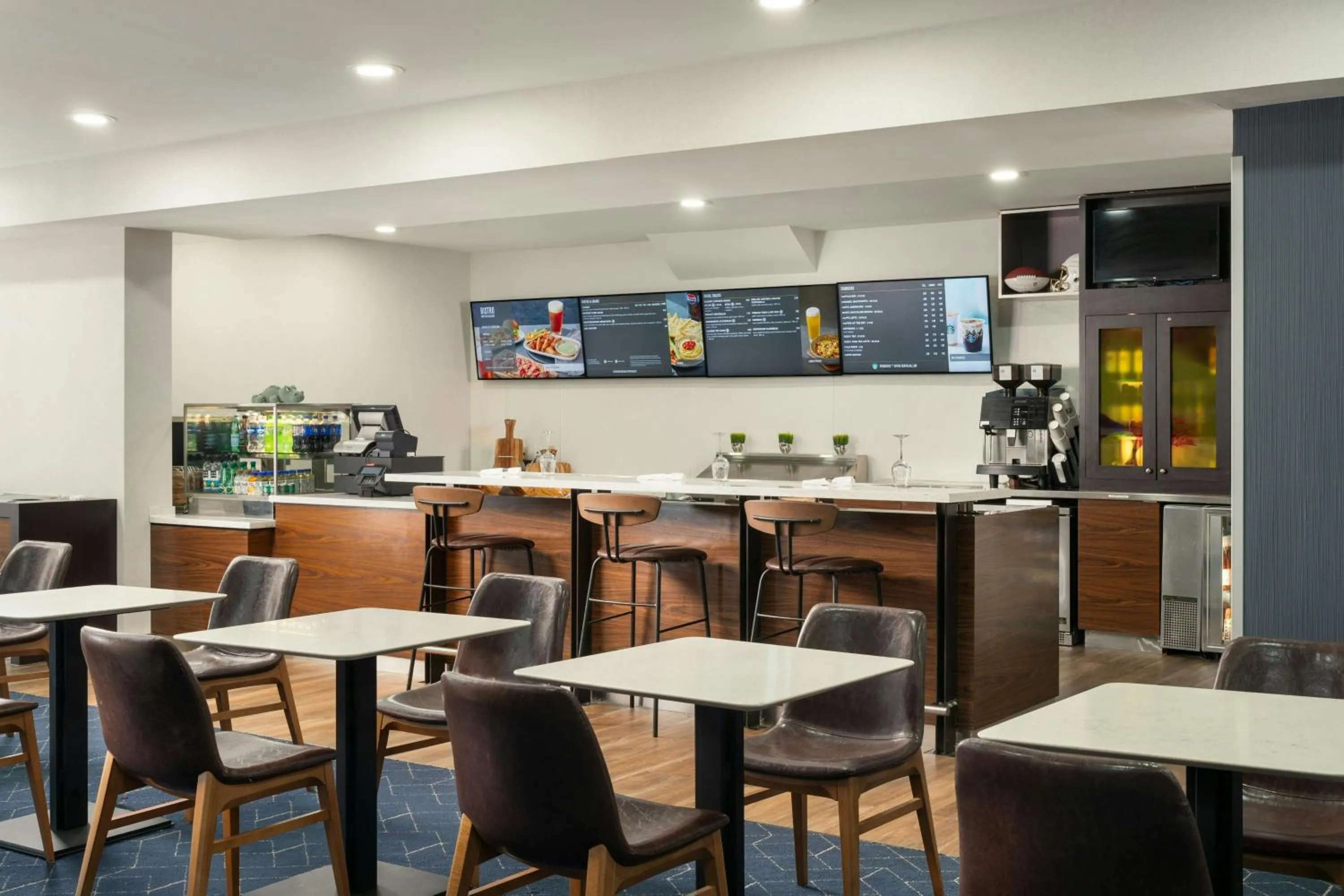 Restaurant/places to eat in Courtyard by Marriott Gainesville FL