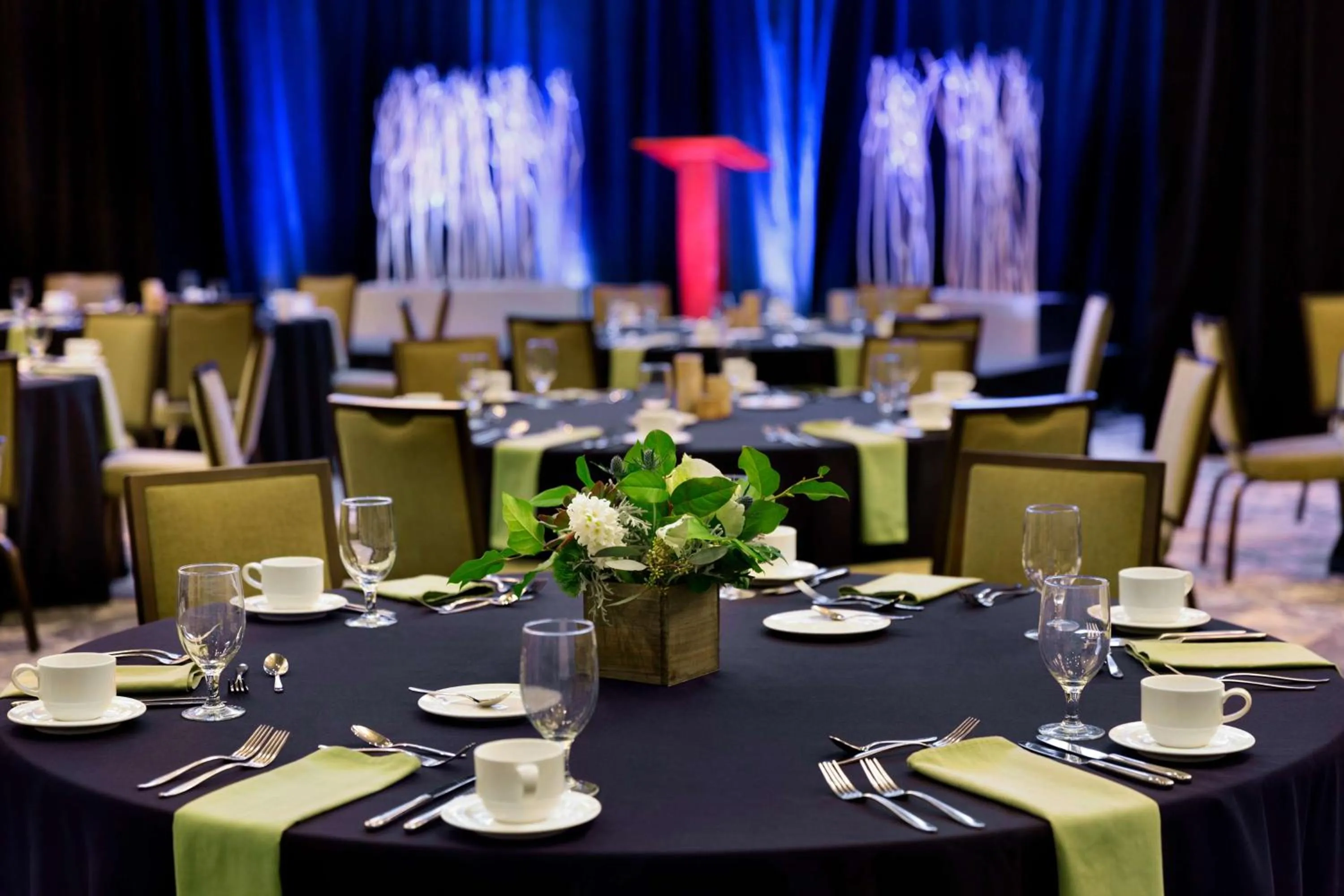 Meeting/conference room in Embassy Suites by Hilton Denver Downtown Convention Center