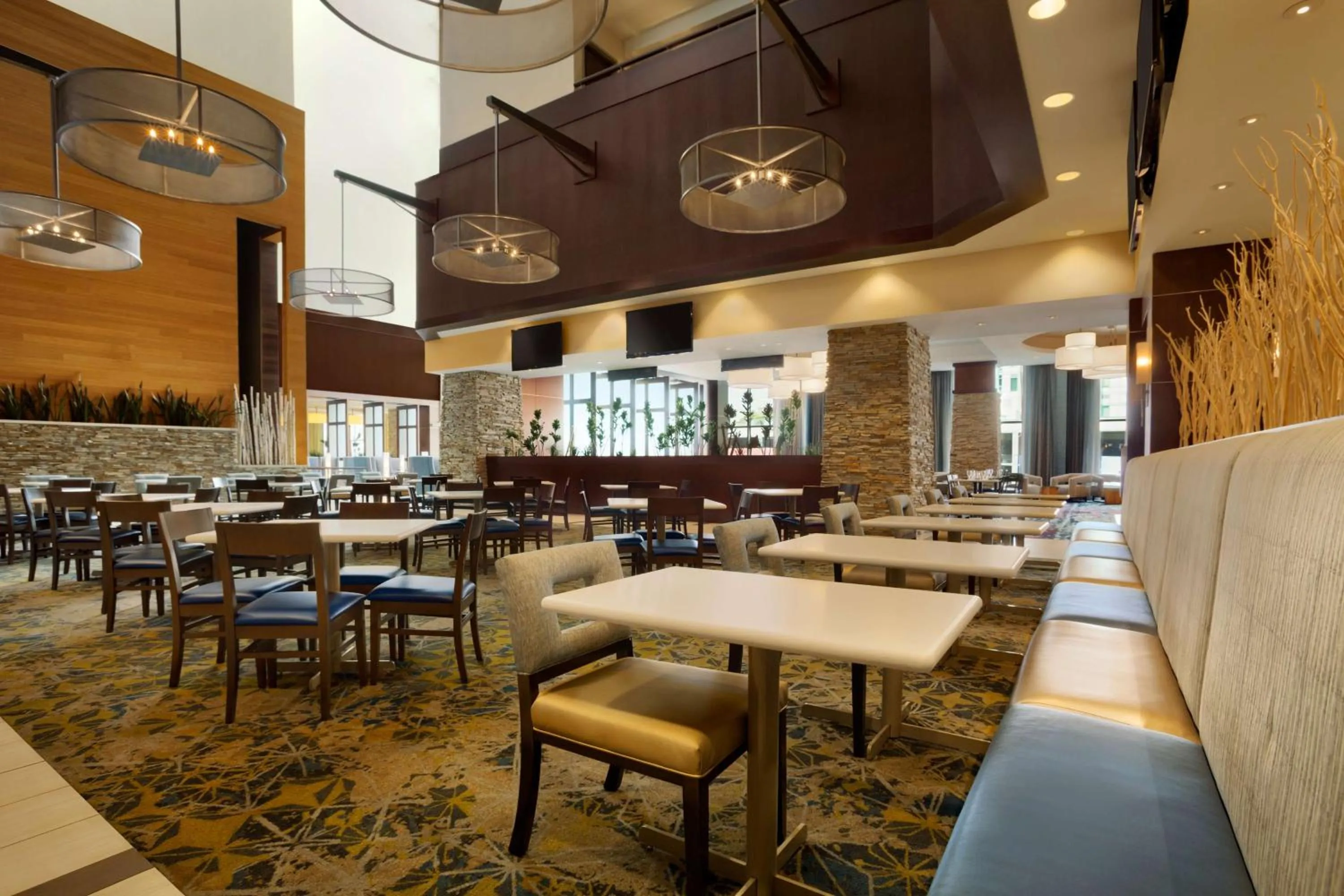Restaurant/places to eat in Embassy Suites by Hilton Denver Downtown Convention Center