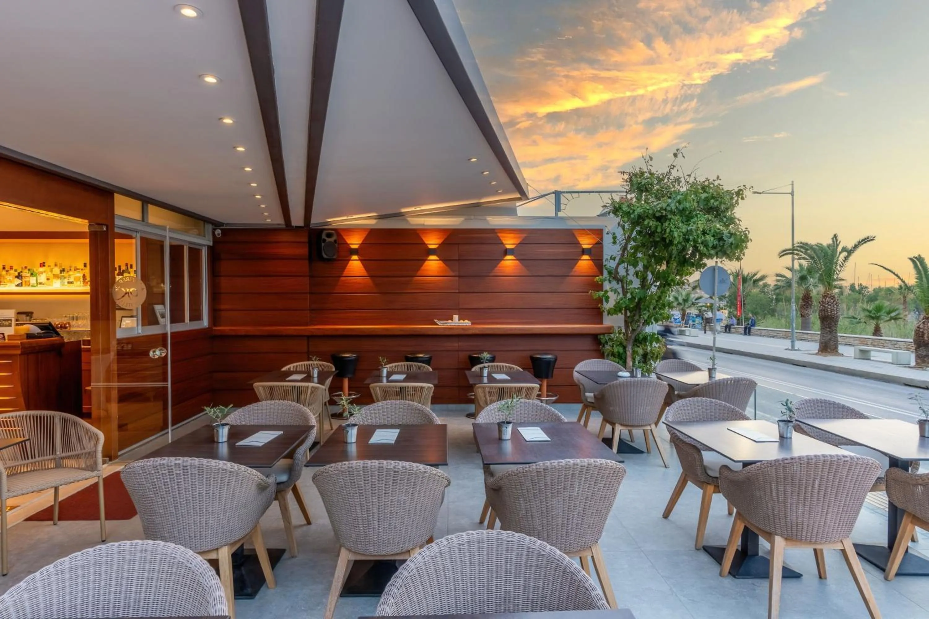 Lounge or bar in Kriti Beach Hotel