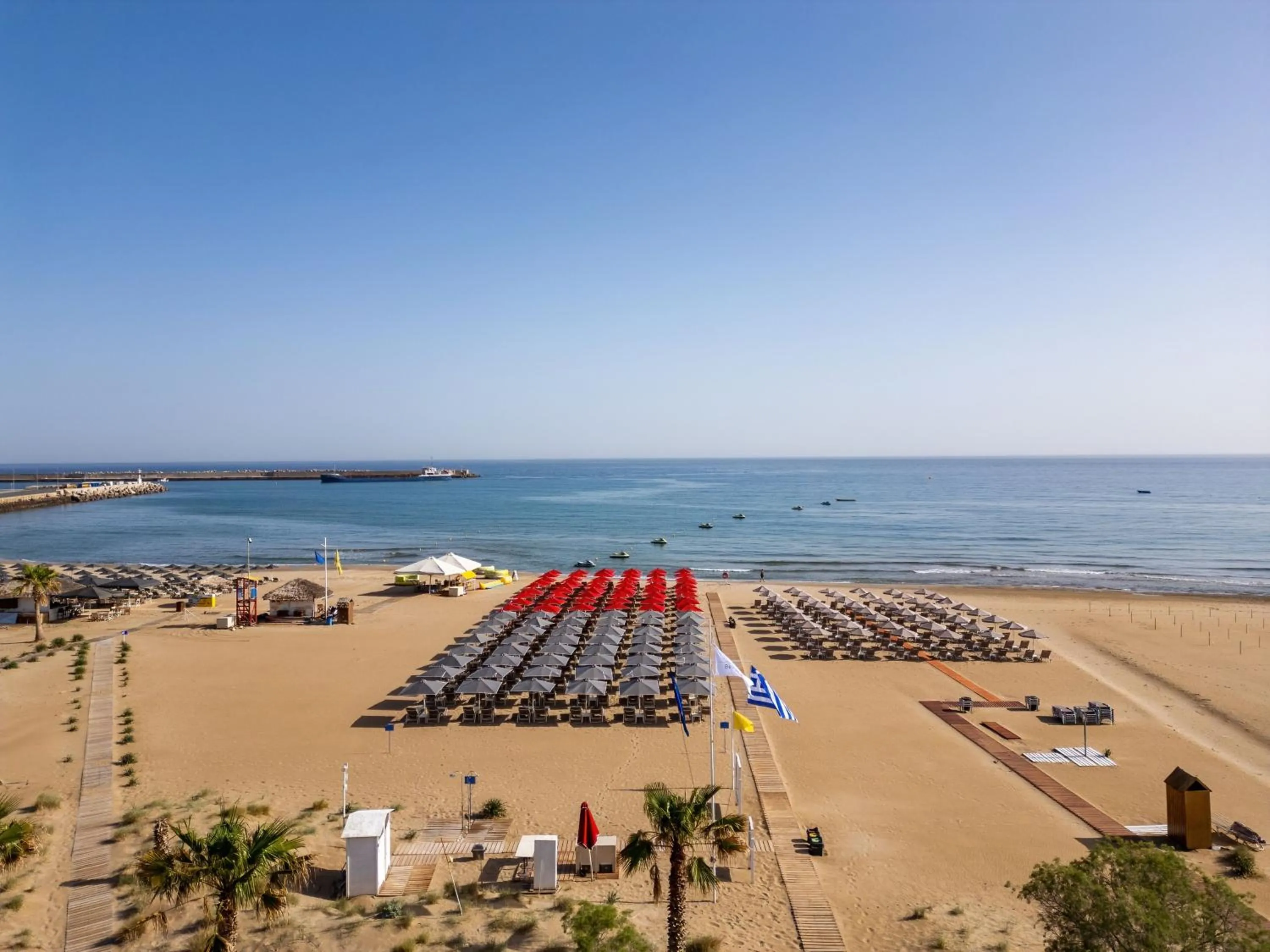 Beach in Kriti Beach Hotel